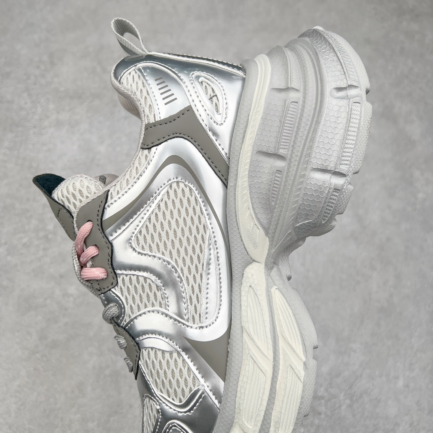 图片[7]-GG-CC Chunky Low白鹿同款独星球 2024新款GGCC低帮复古厚底增高老爹鞋 时髦look轻松定格 不费力展现率性氛围 原版正确大底 高档银盒 酷帅机能风不规则设计大底 8CM 增高厚底 大长腿既视感轻松拿捏 货号：G24X9833 尺码：35 36 37 38 39 40-选品中心