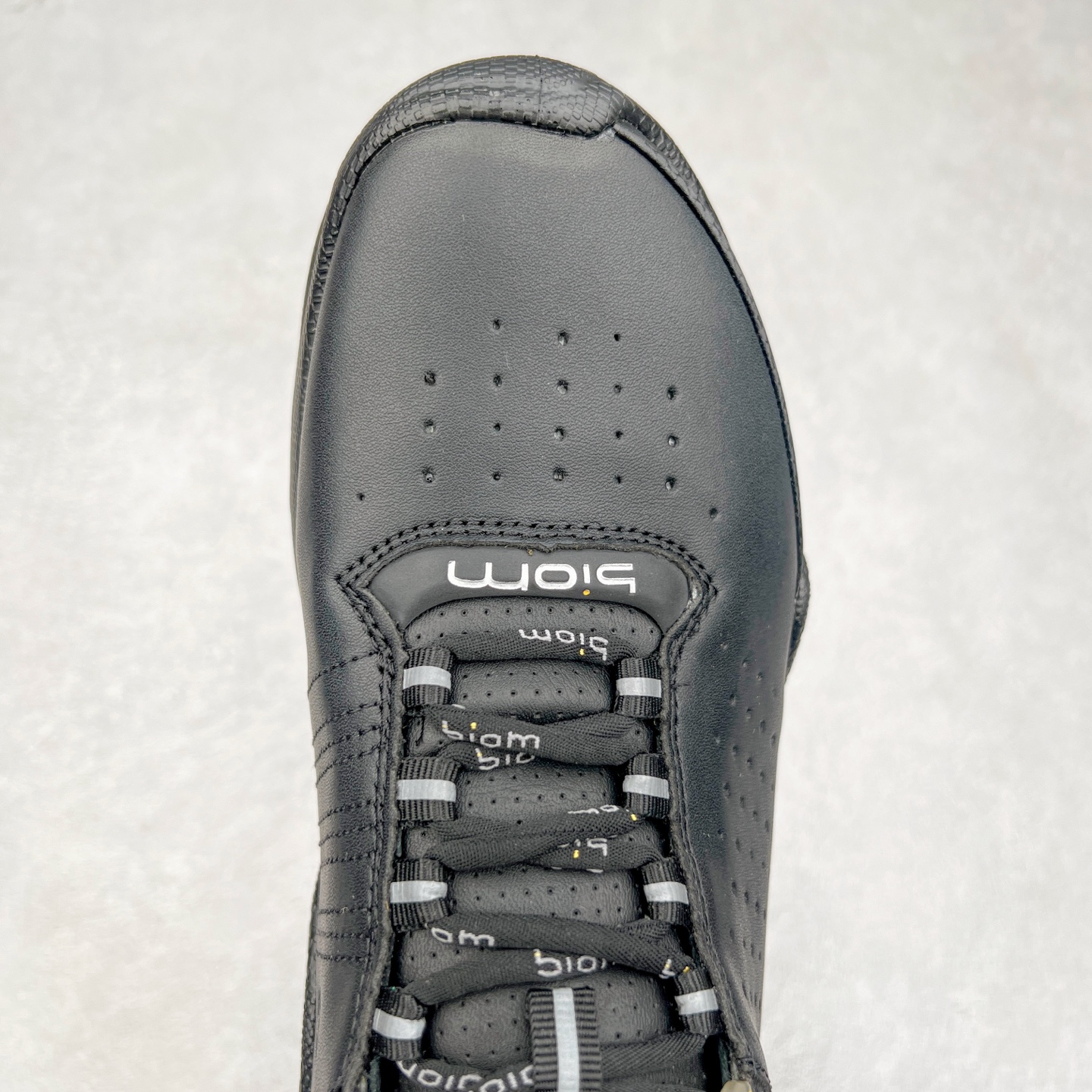 图片[4]-ECCO爱步男款运动鞋 真皮透气休闲防滑跑步鞋 健步BIOMC大经典 直接注塑工艺 稳固舒适 强效缓震与能量回弹 增加运动时的稳定与舒适 牛皮鞋面，纹理自然，柔韧耐穿 PU中底，带来轻盈舒适的上脚感受 橡胶大底，抓地力强，具有良好的耐磨性 都市探索 步履悠然 尺码：39 40 41 42 43 44（ 正常码）-选品中心