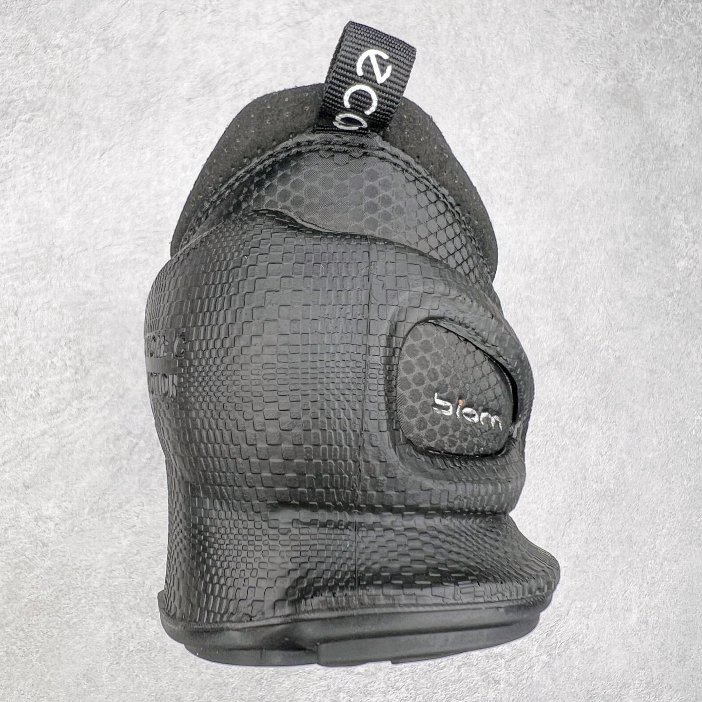 图片[8]-ECCO爱步男款运动鞋 真皮透气休闲防滑跑步鞋 健步BIOMC大经典 直接注塑工艺 稳固舒适 强效缓震与能量回弹 增加运动时的稳定与舒适 牛皮鞋面，纹理自然，柔韧耐穿 PU中底，带来轻盈舒适的上脚感受 橡胶大底，抓地力强，具有良好的耐磨性 都市探索 步履悠然 尺码：39 40 41 42 43 44（ 正常码）-选品中心