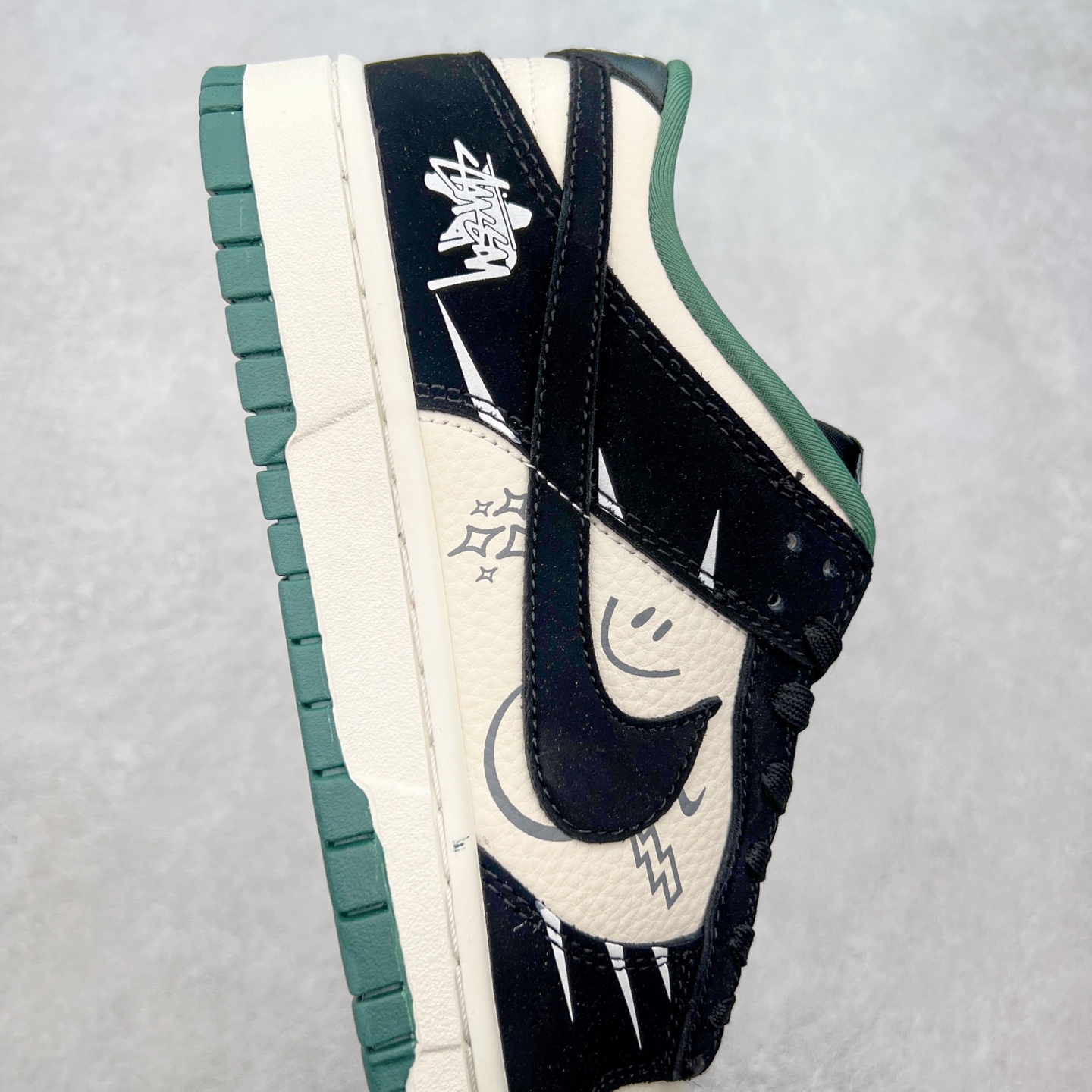 图片[6]-NK Dunk Low 定制配色 KK1333-035 大厂出品 极力推荐 原装头层材料 独家版型蒸餾加工帶來的是更好的视觉和脚感体验大厂纯原品质出货 清洁度 电绣工艺 皮料切割干净无任何毛边 细节完美 尺码：36 36.5 37.5 38 38.5 39 40 40.5 41 42 42.5 43 44 44.5 45-选品中心