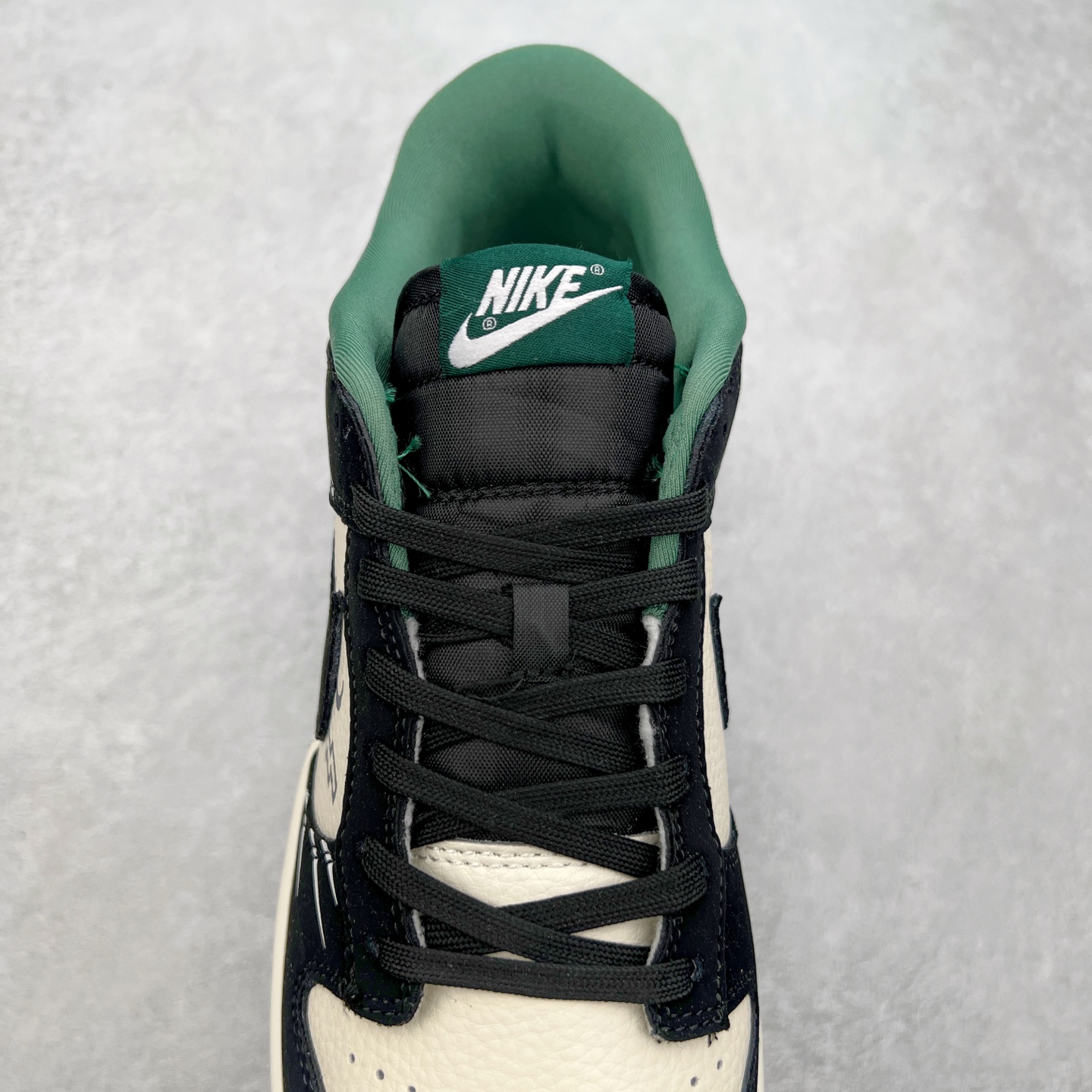 图片[5]-NK Dunk Low 定制配色 KK1333-035 大厂出品 极力推荐 原装头层材料 独家版型蒸餾加工帶來的是更好的视觉和脚感体验大厂纯原品质出货 清洁度 电绣工艺 皮料切割干净无任何毛边 细节完美 尺码：36 36.5 37.5 38 38.5 39 40 40.5 41 42 42.5 43 44 44.5 45-选品中心