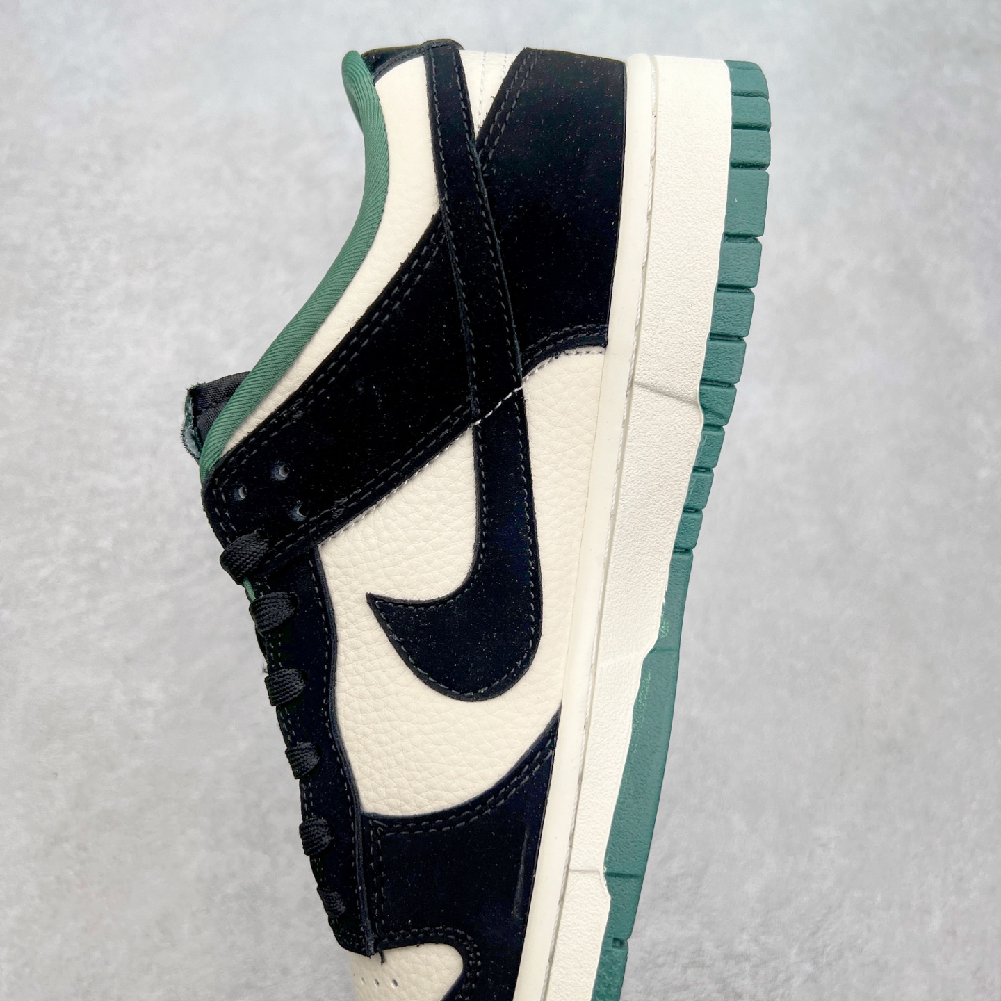 图片[7]-NK Dunk Low 定制配色 KK1333-035 大厂出品 极力推荐 原装头层材料 独家版型蒸餾加工帶來的是更好的视觉和脚感体验大厂纯原品质出货 清洁度 电绣工艺 皮料切割干净无任何毛边 细节完美 尺码：36 36.5 37.5 38 38.5 39 40 40.5 41 42 42.5 43 44 44.5 45-选品中心