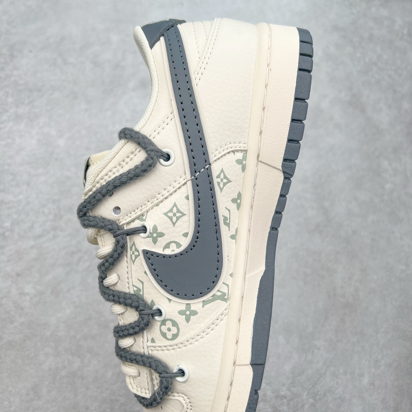 图片[7]-NK Dunk Low 定制配色 SJ2068-262 大厂出品 极力推荐 原装头层材料 独家版型蒸餾加工帶來的是更好的视觉和脚感体验大厂纯原品质出货 清洁度 电绣工艺 皮料切割干净无任何毛边 细节完美 尺码：36 36.5 37.5 38 38.5 39 40 40.5 41 42 42.5 43 44 44.5 45-选品中心