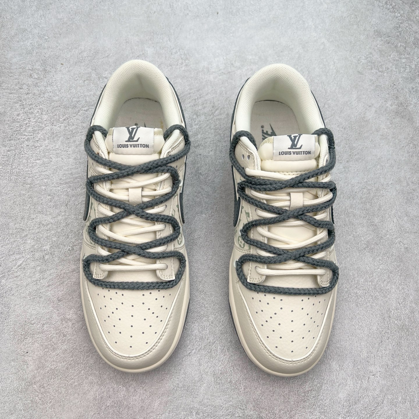 图片[2]-NK Dunk Low 定制配色 SJ2068-262 大厂出品 极力推荐 原装头层材料 独家版型蒸餾加工帶來的是更好的视觉和脚感体验大厂纯原品质出货 清洁度 电绣工艺 皮料切割干净无任何毛边 细节完美 尺码：36 36.5 37.5 38 38.5 39 40 40.5 41 42 42.5 43 44 44.5 45-选品中心