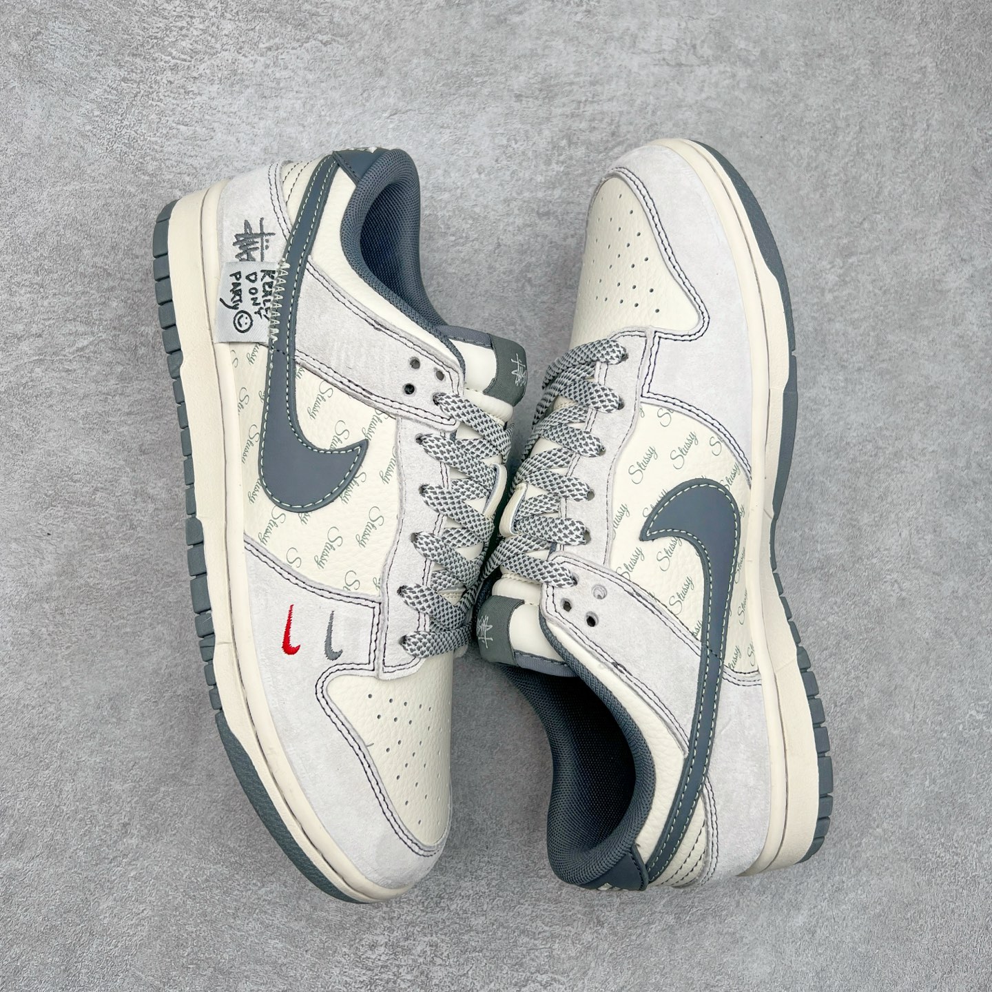 图片[3]-NK Dunk Low 定制配色 YX5066-219 大厂出品 极力推荐 原装头层材料 独家版型蒸餾加工帶來的是更好的视觉和脚感体验大厂纯原品质出货 清洁度 电绣工艺 皮料切割干净无任何毛边 细节完美 尺码：36 36.5 37.5 38 38.5 39 40 40.5 41 42 42.5 43 44 44.5 45-选品中心