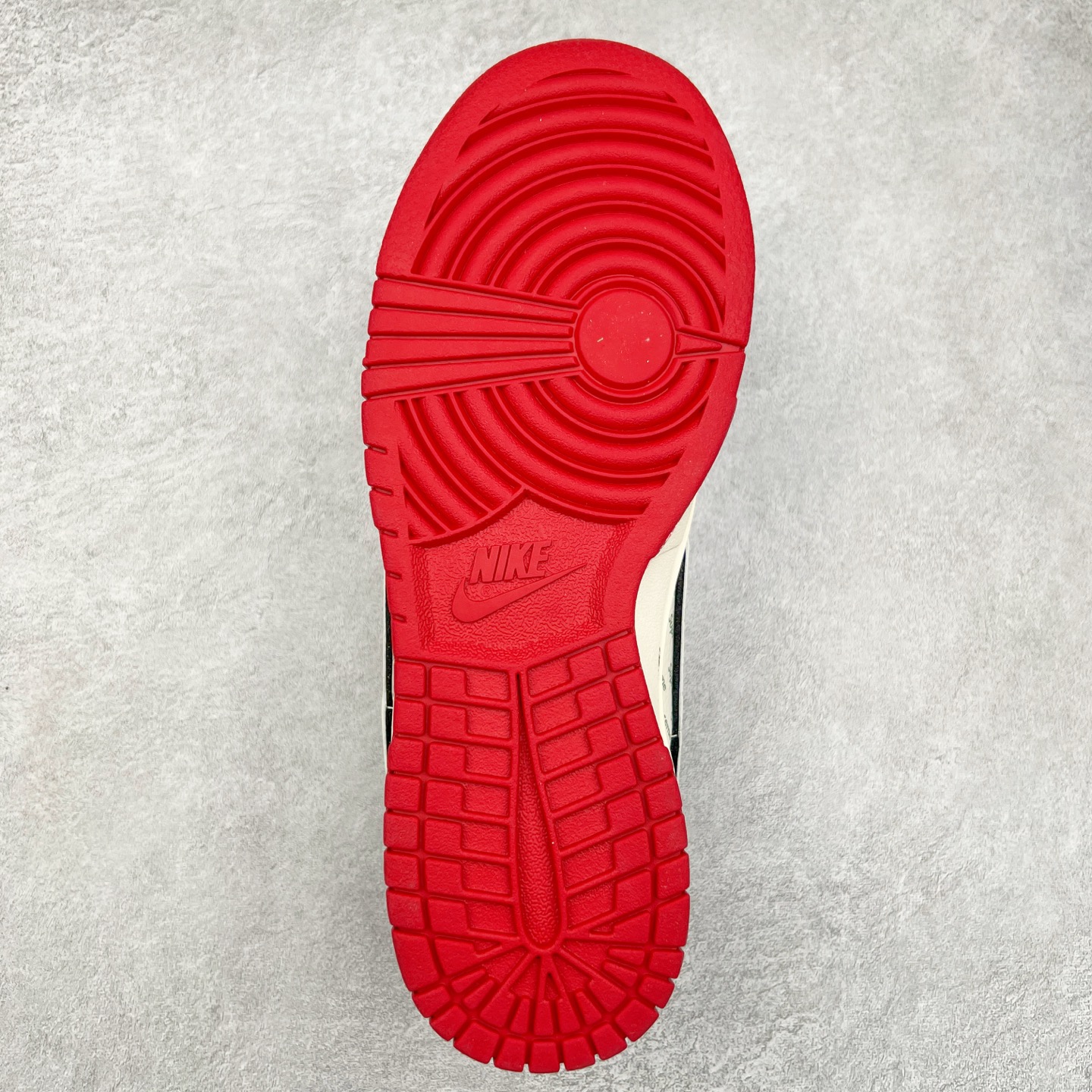 图片[9]-NK Dunk Low 定制配色 XS6089-504 大厂出品 极力推荐 原装头层材料 独家版型蒸餾加工帶來的是更好的视觉和脚感体验大厂纯原品质出货 清洁度 电绣工艺 皮料切割干净无任何毛边 细节完美 尺码：36 36.5 37.5 38 38.5 39 40 40.5 41 42 42.5 43 44 44.5 45-选品中心