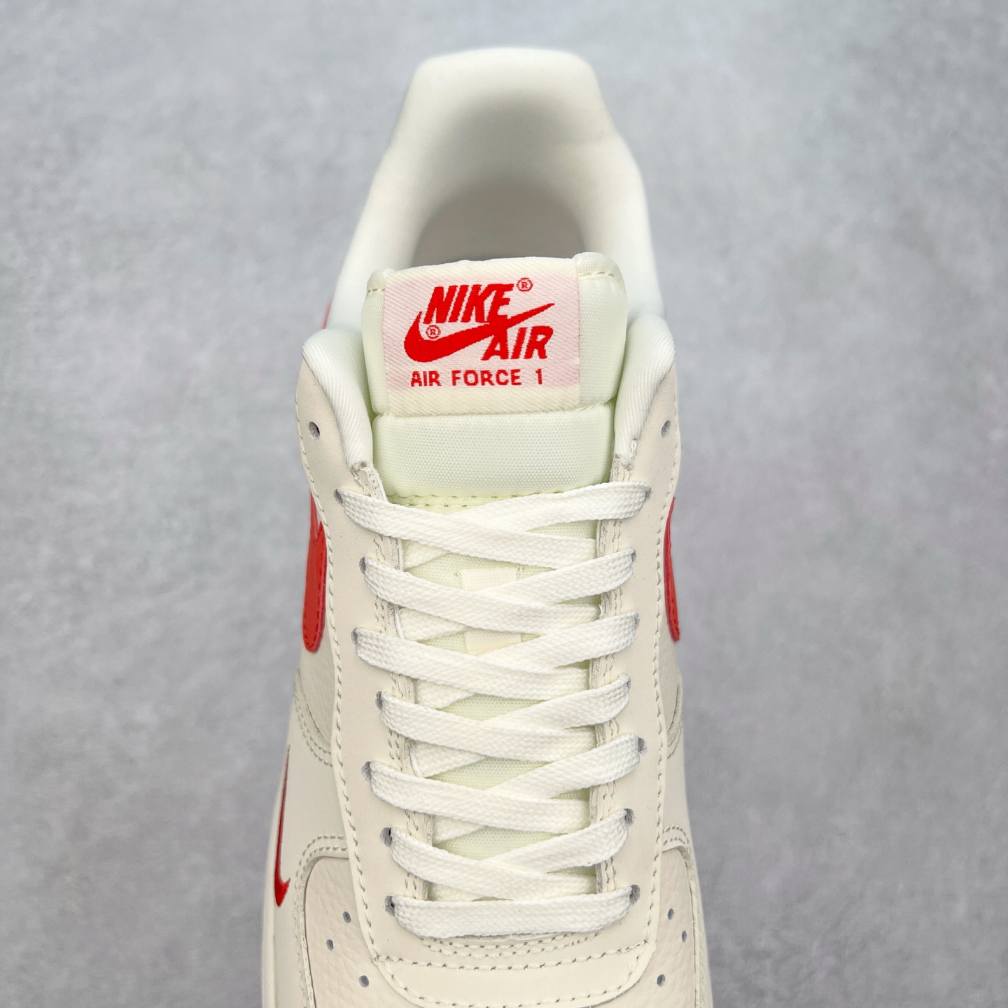 图片[5]-NK Air Force 1´07 Low 空军一号低帮百搭休闲运动板鞋 DF0188-048 柔软、弹性十足的缓震性能和出色的中底设计 横跨复古与现代的外型结合 造就出风靡全球 三十多年的Force 1 直到今天还深受青睐 尺码：36 36.5 37.5 38 38.5 39 40 40.5 41 42 42.5 43 44 44.5 45-选品中心