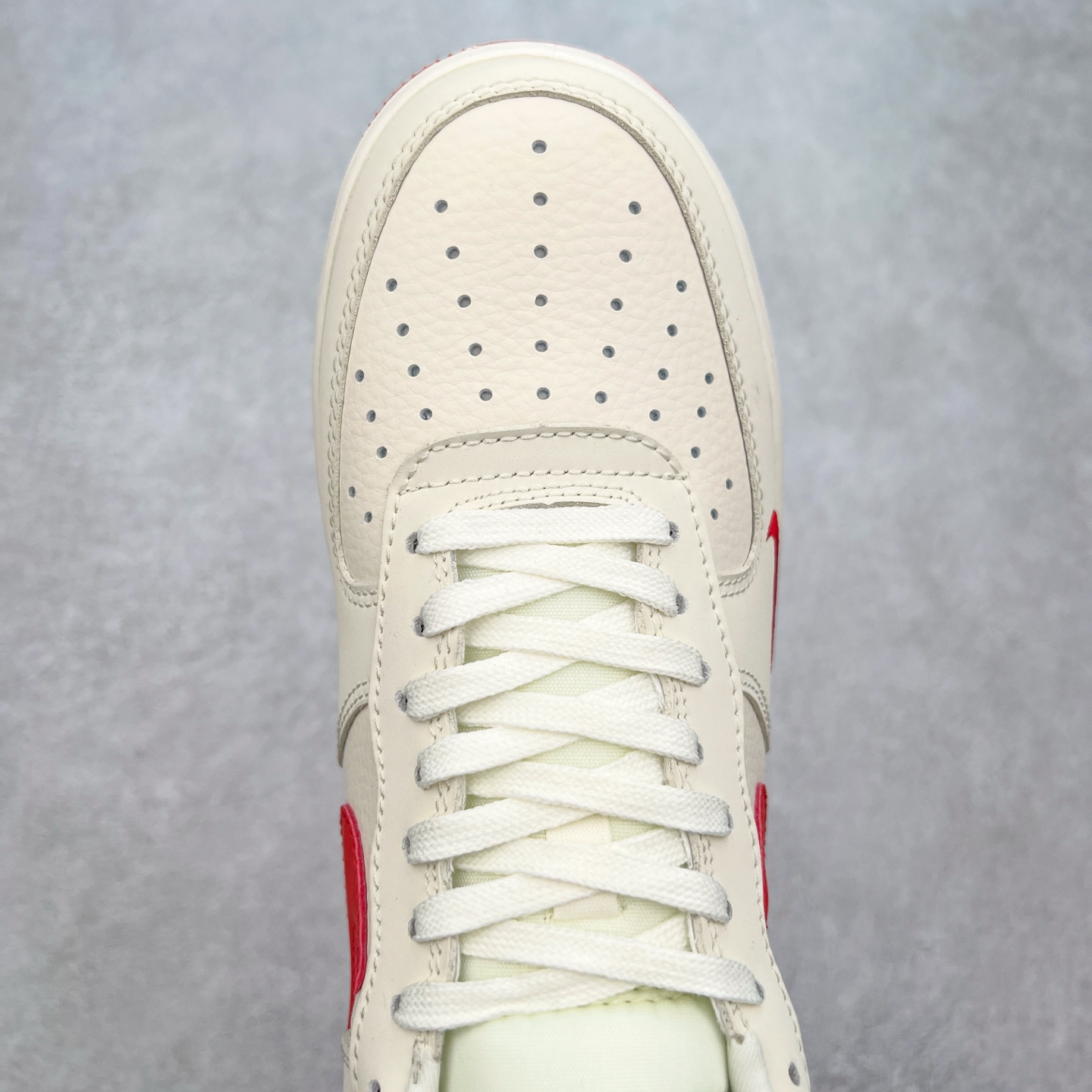 图片[4]-NK Air Force 1´07 Low 空军一号低帮百搭休闲运动板鞋 DF0188-048 柔软、弹性十足的缓震性能和出色的中底设计 横跨复古与现代的外型结合 造就出风靡全球 三十多年的Force 1 直到今天还深受青睐 尺码：36 36.5 37.5 38 38.5 39 40 40.5 41 42 42.5 43 44 44.5 45-选品中心