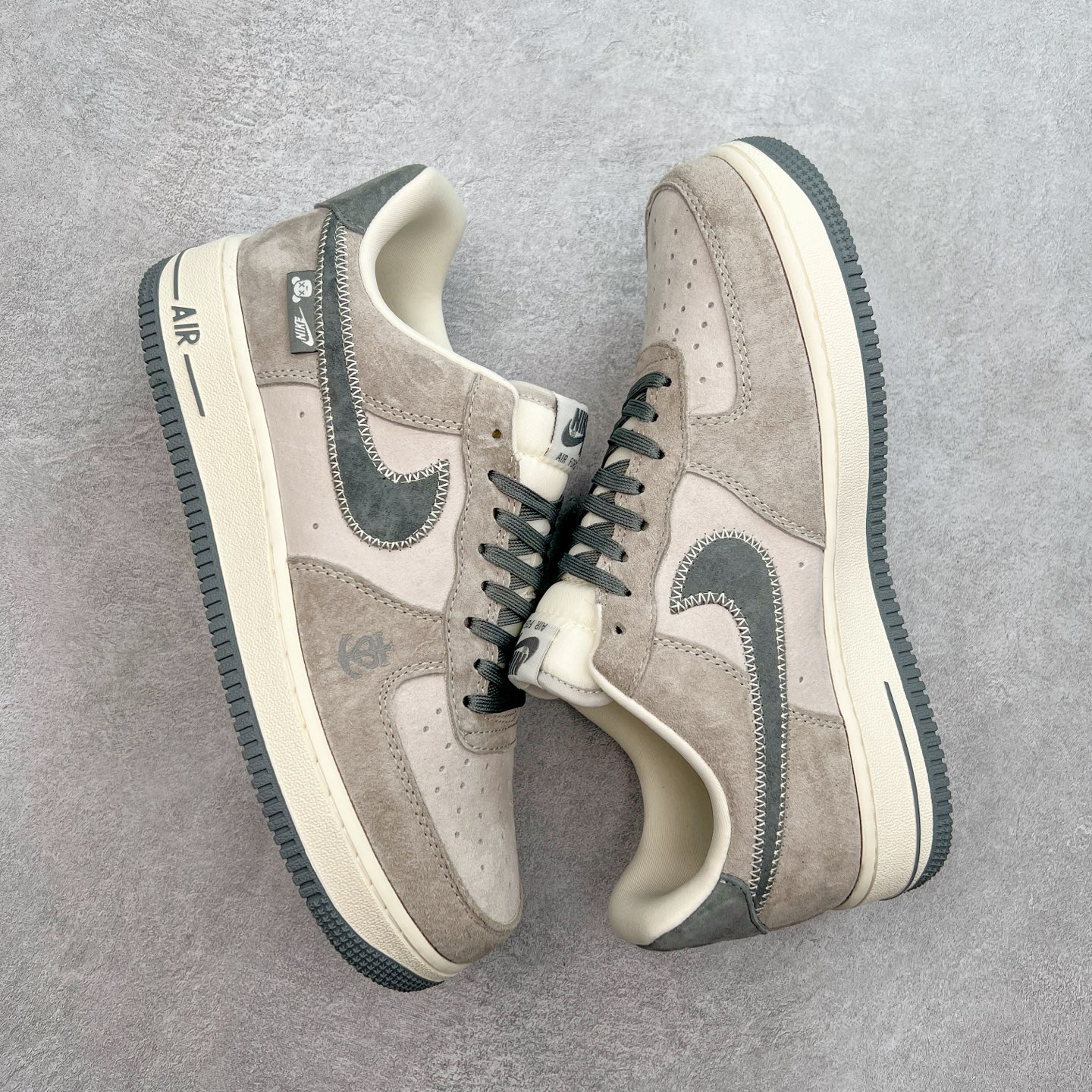 图片[3]-NK Air Force 1´07 Low 空军一号低帮百搭休闲运动板鞋 KK1988-047 柔软、弹性十足的缓震性能和出色的中底设计 横跨复古与现代的外型结合 造就出风靡全球 三十多年的Force 1 直到今天还深受青睐 尺码：36 36.5 37.5 38 38.5 39 40 40.5 41 42 42.5 43 44 44.5 45-选品中心