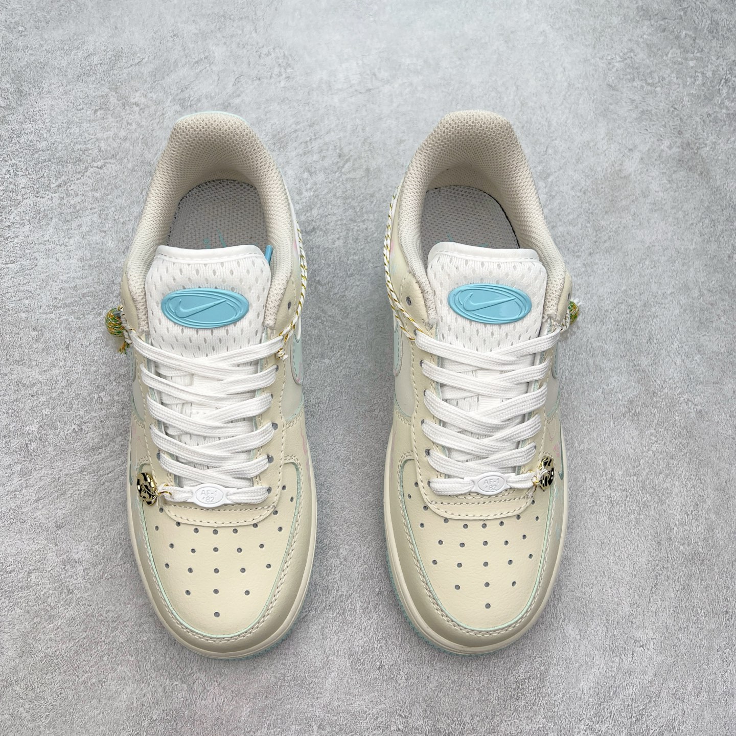 图片[2]-NK Air Force 1´07 Low 空军一号低帮百搭休闲运动板鞋 FB1839-112 柔软、弹性十足的缓震性能和出色的中底设计 横跨复古与现代的外型结合 造就出风靡全球 三十多年的Force 1 直到今天还深受青睐 尺码：36 36.5 37.5 38 38.5 39 40 40.5 41 42 42.5 43 44 44.5 45-选品中心