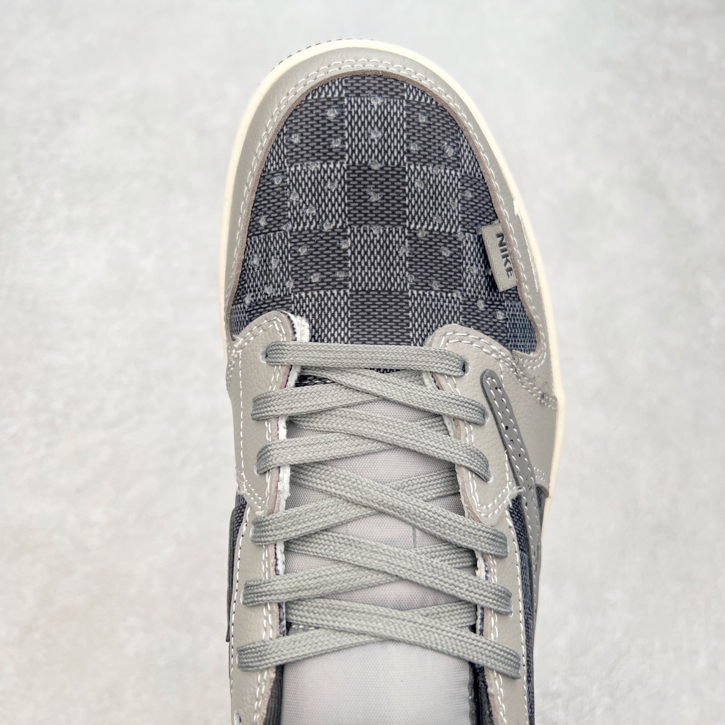 图片[4]-TS x Air Jordan AJ1 Low 倒钩低帮联名定制配色 XS2024-003 原厂内置气垫魔块 A模大底 头层小牛皮 鞋舌AJ原厂专用牛津布+AJ专用反口珍珠布+原厂无杂质高弹内里海棉+特殊封边弹力鞋带 尺码：36 36.5 37.5 38 38.5 39 40 40.5 41 42 42.5 43 44 44.5 45 46 47.5-选品中心