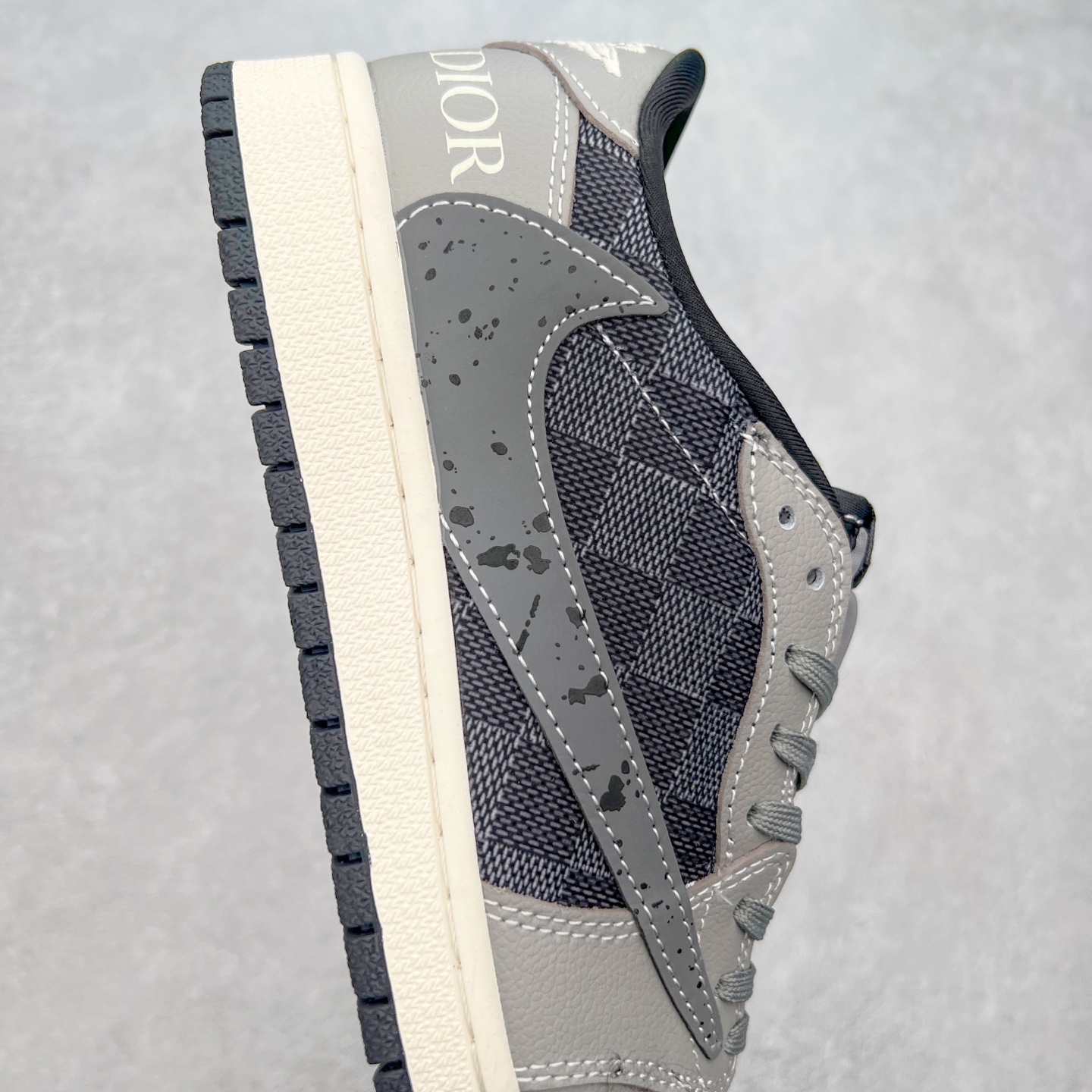 图片[6]-TS x Air Jordan AJ1 Low 倒钩低帮联名定制配色 XS2024-003 原厂内置气垫魔块 A模大底 头层小牛皮 鞋舌AJ原厂专用牛津布+AJ专用反口珍珠布+原厂无杂质高弹内里海棉+特殊封边弹力鞋带 尺码：36 36.5 37.5 38 38.5 39 40 40.5 41 42 42.5 43 44 44.5 45 46 47.5-选品中心