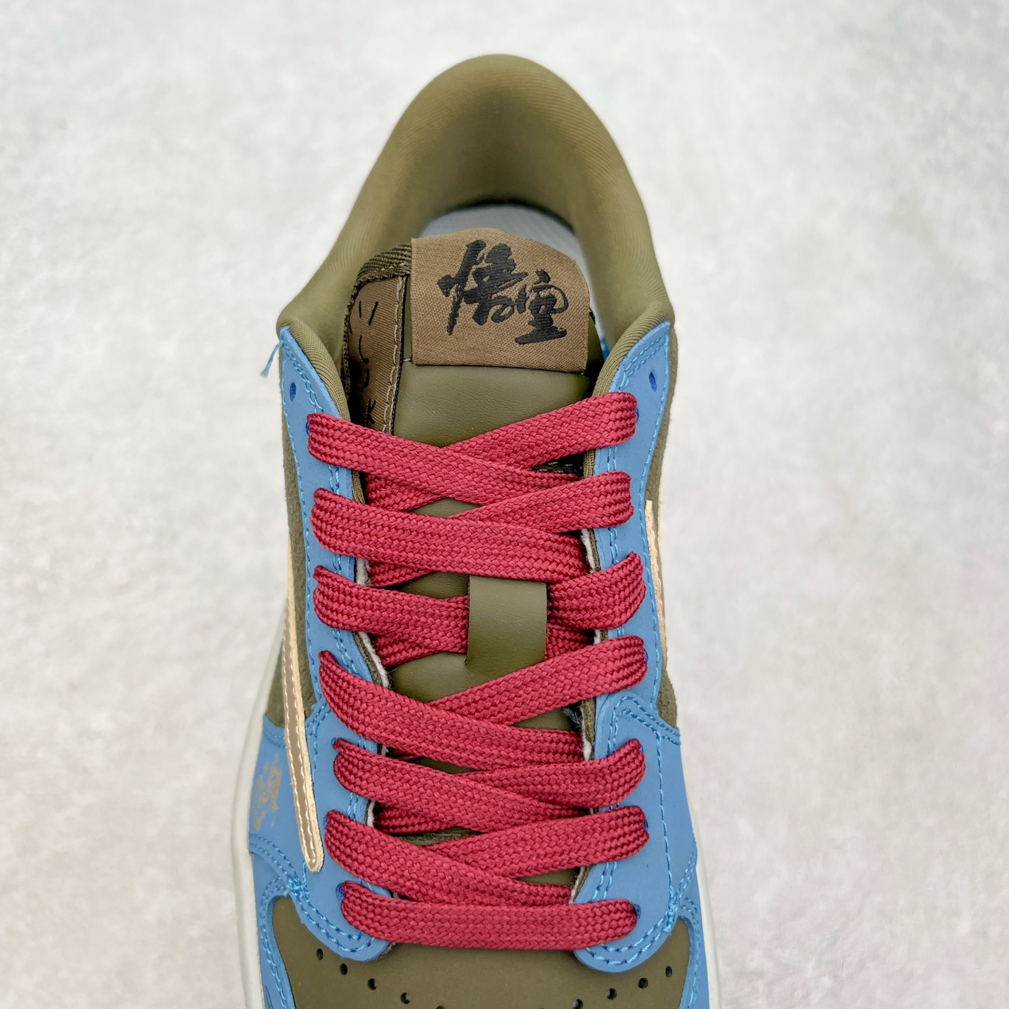 图片[5]-TS x Air Jordan AJ1 Low 倒钩低帮联名定制配色 CH6336-015 原厂内置气垫魔块 A模大底 头层小牛皮 鞋舌AJ原厂专用牛津布+AJ专用反口珍珠布+原厂无杂质高弹内里海棉+特殊封边弹力鞋带 尺码：36 36.5 37.5 38 38.5 39 40 40.5 41 42 42.5 43 44 44.5 45 46 47.5-选品中心