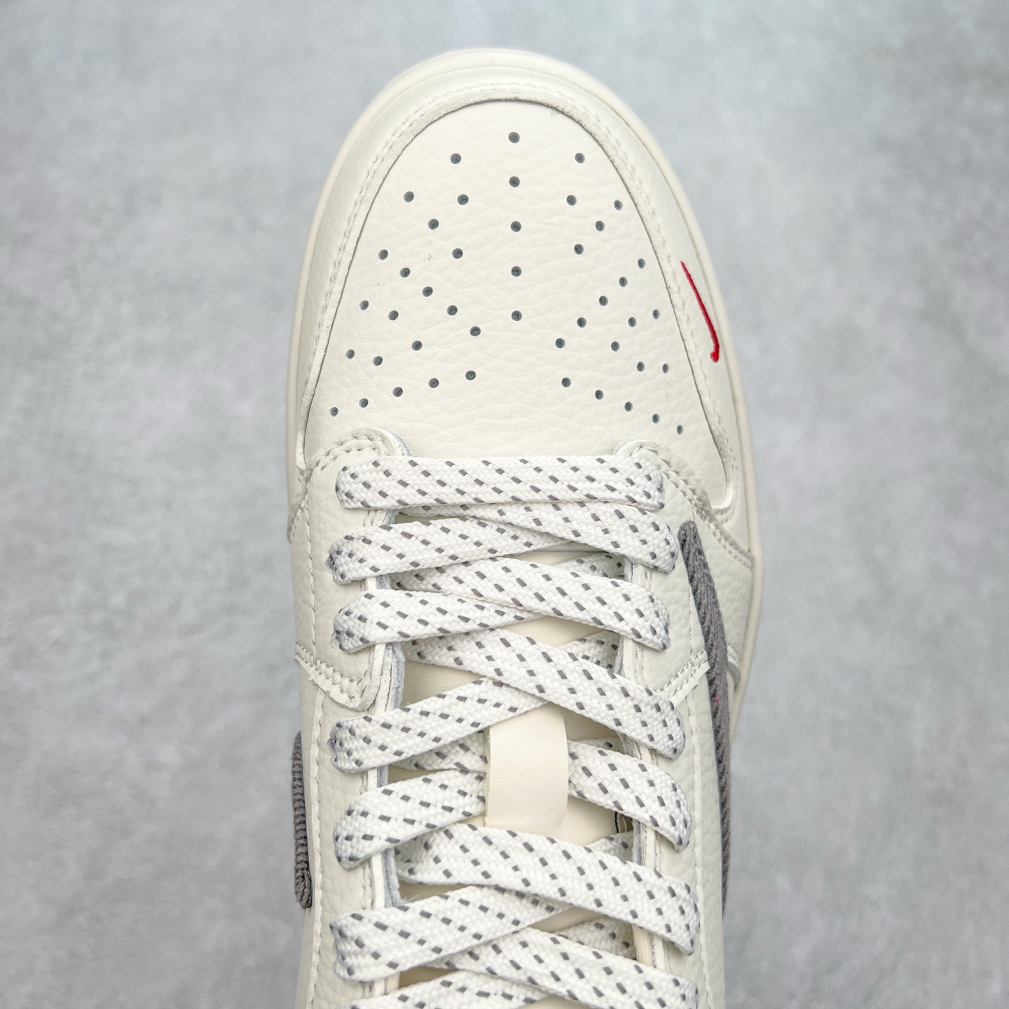 图片[4]-TS x Air Jordan AJ1 Low 倒钩低帮联名定制配色 FC1688-212 原厂内置气垫魔块 A模大底 头层小牛皮 鞋舌AJ原厂专用牛津布+AJ专用反口珍珠布+原厂无杂质高弹内里海棉+特殊封边弹力鞋带 尺码：36 36.5 37.5 38 38.5 39 40 40.5 41 42 42.5 43 44 44.5 45 46 47.5-选品中心