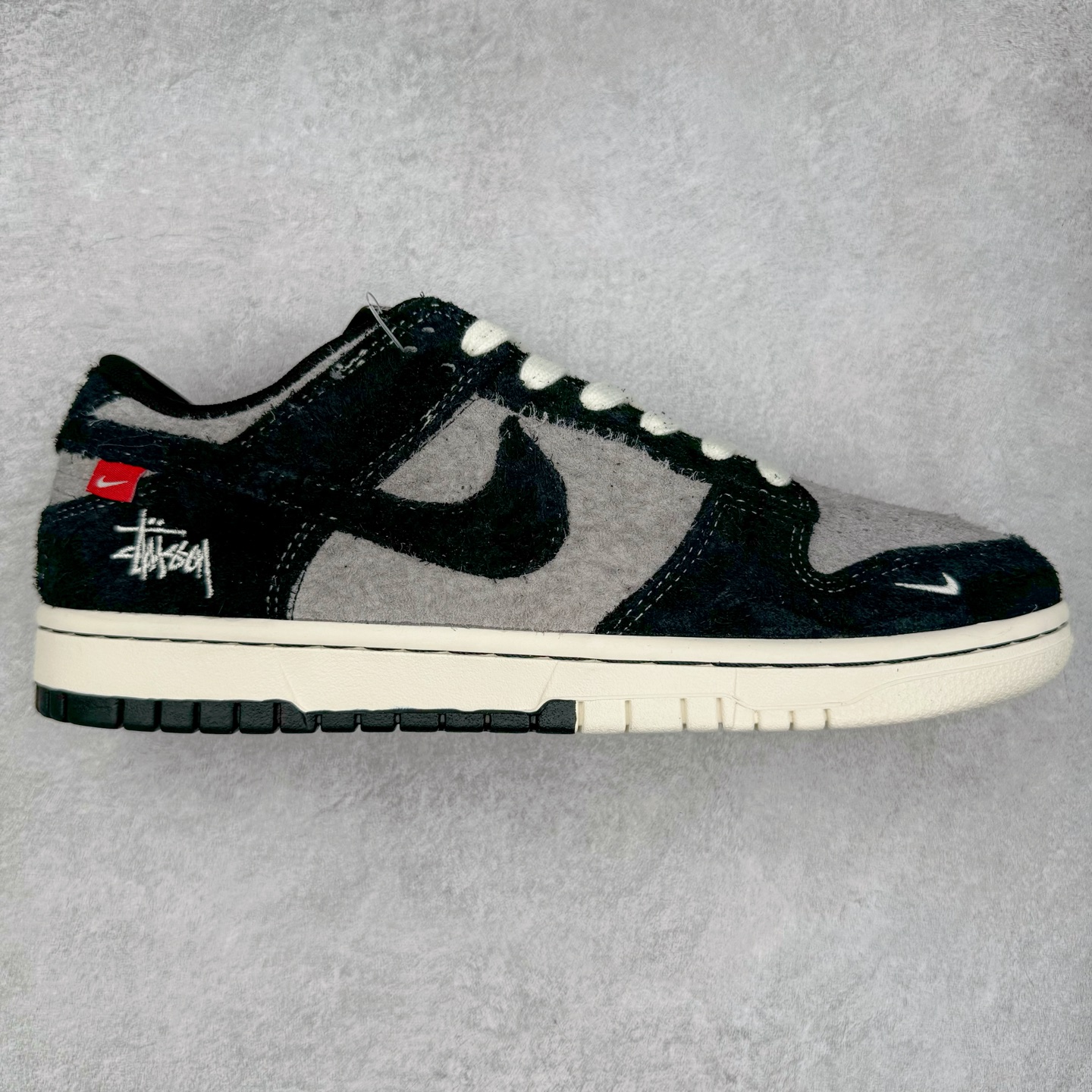 NK Dunk Low 定制配色 MM1089-028 大厂出品 极力推荐 原装头层材料 独家版型蒸餾加工帶來的是更好的视觉和脚感体验大厂纯原品质出货 清洁度 电绣工艺 皮料切割干净无任何毛边 细节完美 尺码：36 36.5 37.5 38 38.5 39 40 40.5 41 42 42.5 43 44 44.5 45-选品中心