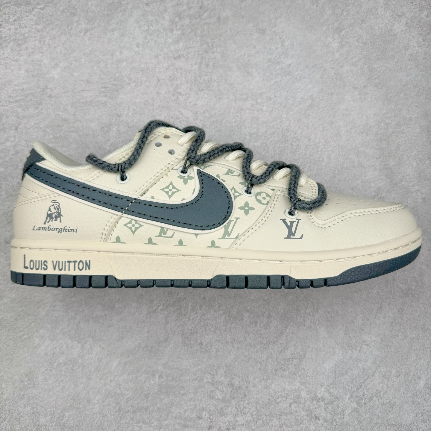 NK Dunk Low 定制配色 SJ2068-262 大厂出品 极力推荐 原装头层材料 独家版型蒸餾加工帶來的是更好的视觉和脚感体验大厂纯原品质出货 清洁度 电绣工艺 皮料切割干净无任何毛边 细节完美 尺码：36 36.5 37.5 38 38.5 39 40 40.5 41 42 42.5 43 44 44.5 45-选品中心