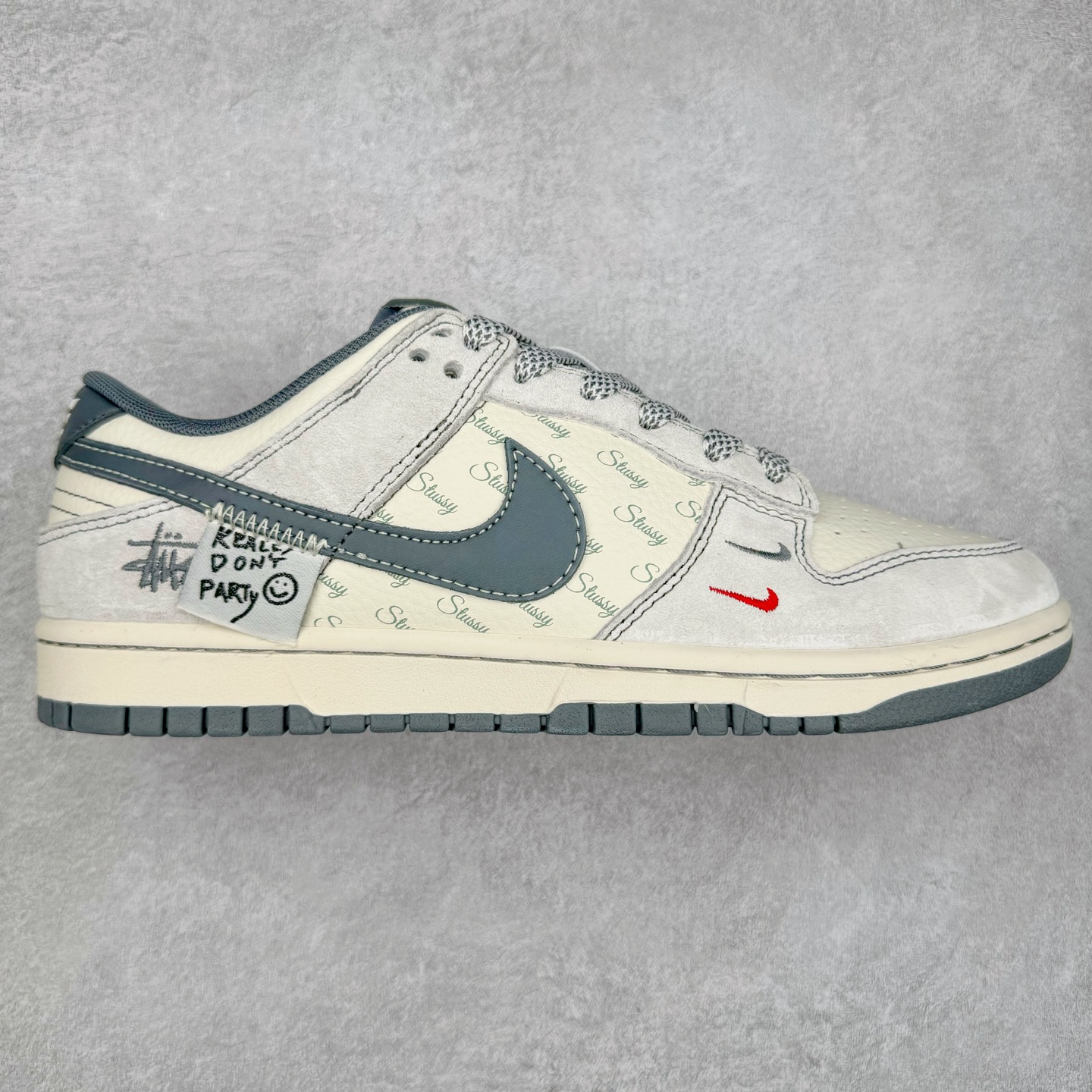 NK Dunk Low 定制配色 YX5066-219 大厂出品 极力推荐 原装头层材料 独家版型蒸餾加工帶來的是更好的视觉和脚感体验大厂纯原品质出货 清洁度 电绣工艺 皮料切割干净无任何毛边 细节完美 尺码：36 36.5 37.5 38 38.5 39 40 40.5 41 42 42.5 43 44 44.5 45-选品中心