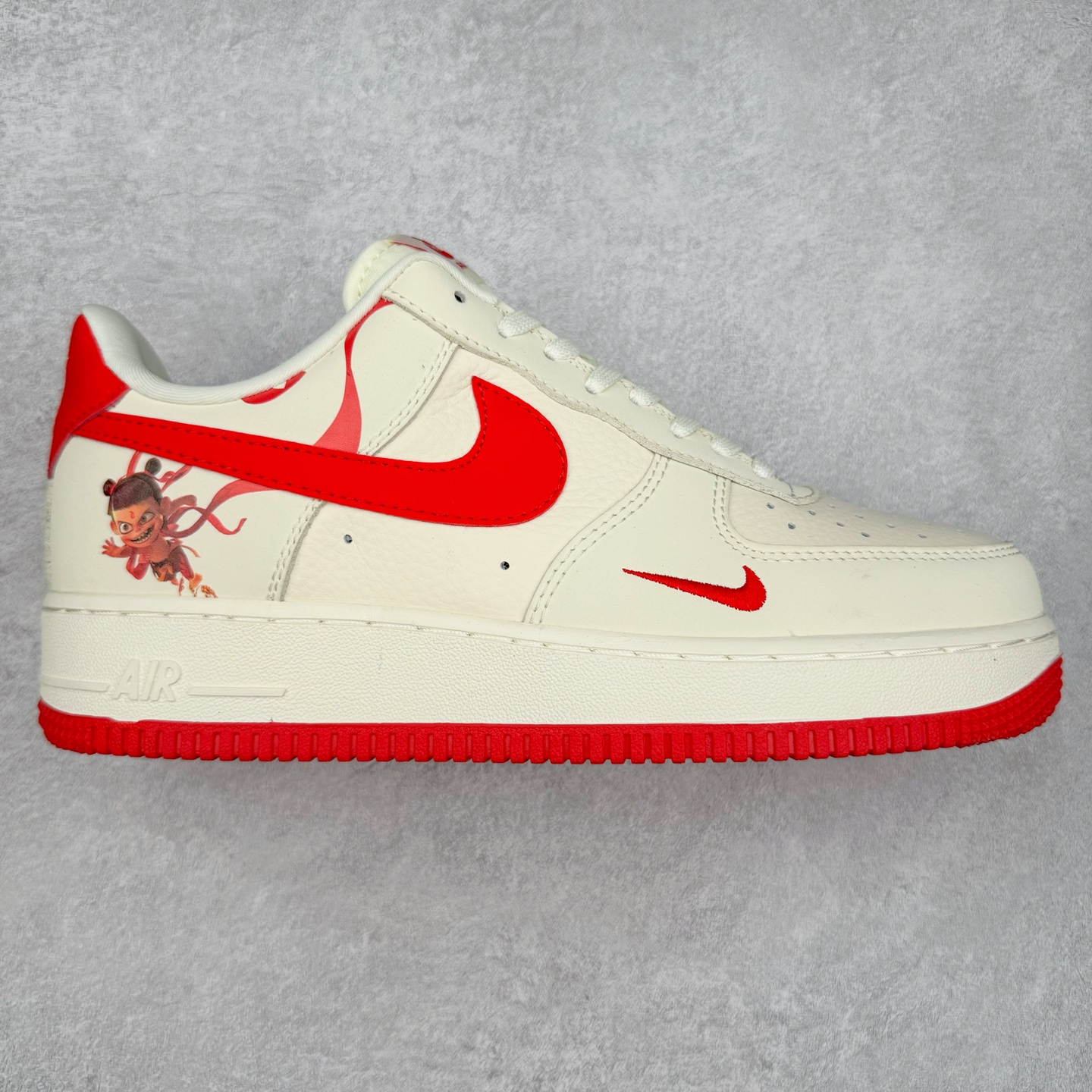 NK Air Force 1´07 Low 空军一号低帮百搭休闲运动板鞋 DF0188-048 柔软、弹性十足的缓震性能和出色的中底设计 横跨复古与现代的外型结合 造就出风靡全球 三十多年的Force 1 直到今天还深受青睐 尺码：36 36.5 37.5 38 38.5 39 40 40.5 41 42 42.5 43 44 44.5 45-选品中心