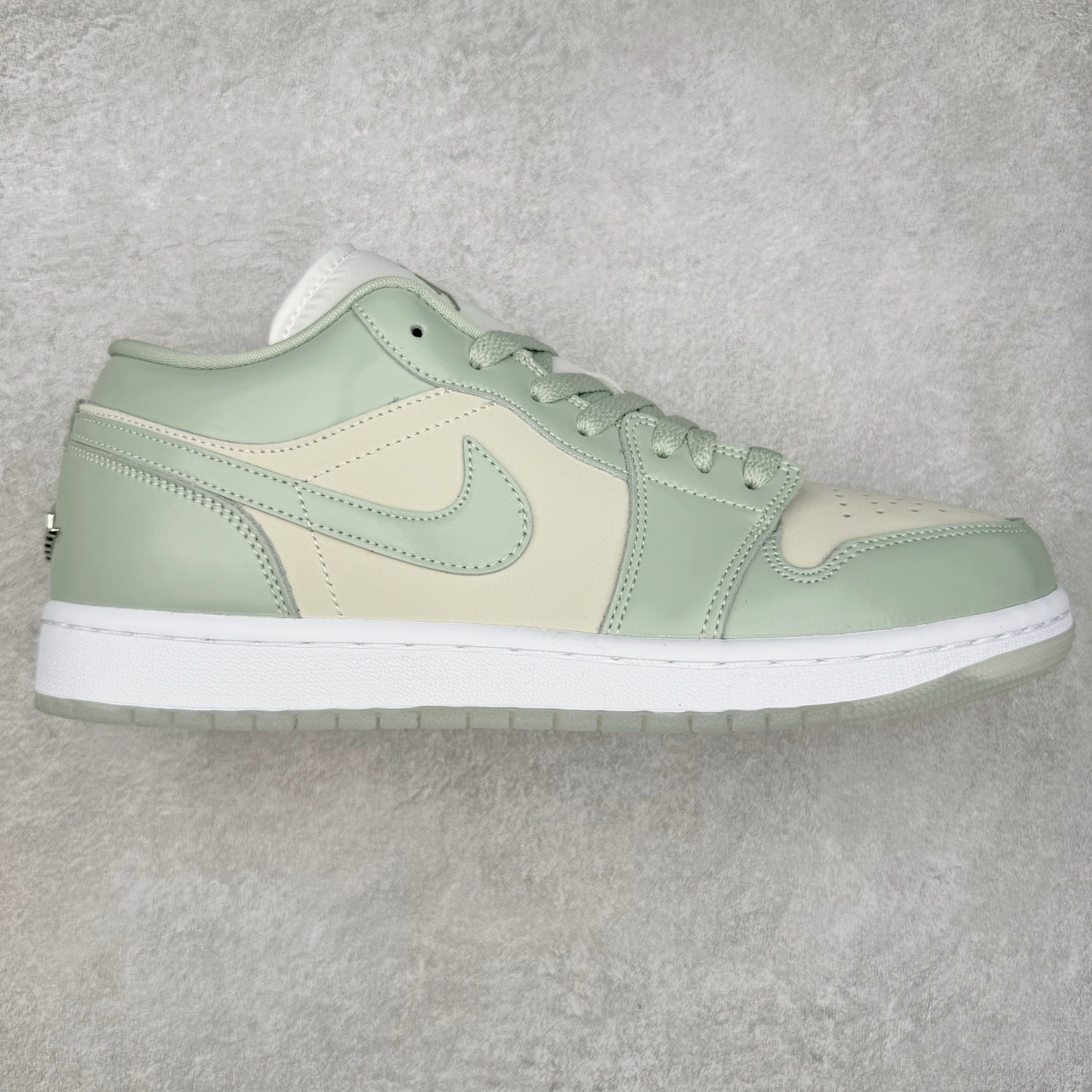 ＃K版 Air Jordan AJ1 Low 低帮 米绿 HF4078-100 全新流水线出品 DT版本唯一平替选择 市场第二梯队最强版 全部原鞋开发 原楦原纸板开发 全鞋电脑针车 原厂内置全掌气垫 原盒内在原标 唯一Zp原版鞋带绑法 免检产品 全新2022版型 全头层皮料 完美零毛边处理 原厂配置全掌气垫 价格定位良心 几十个配色陆续出货 尺码：36 36.5 37.5 38 38.5 39 40 40.5 41 42 42.5 43 44 44.5 45 46 47.5-选品中心