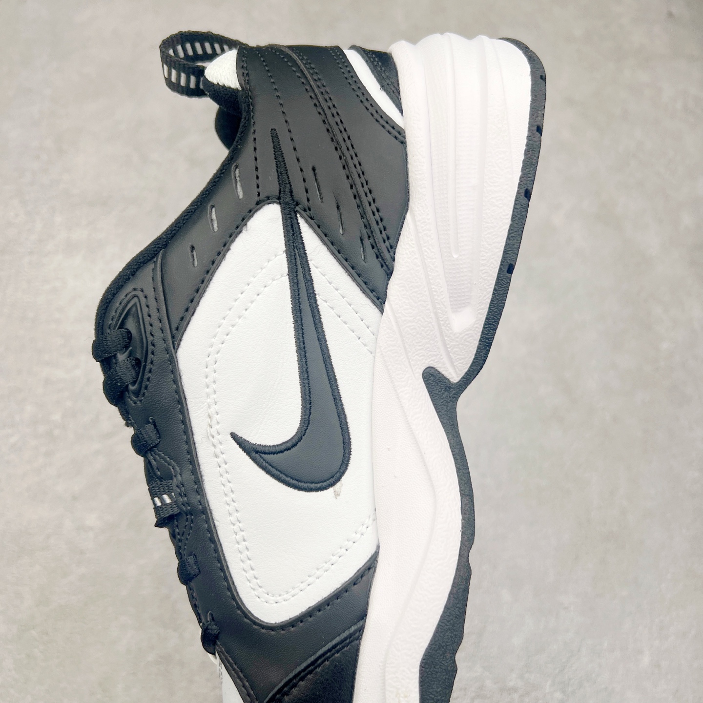 图片[7]-NK Air Monarch IV M2K Tekno 复古运动老爹鞋 正确原楦开发版型 内置Air气垫版本 细节完美还原 复古潮流优质皮革打造鞋面 夸张流线极符 风靡老爹元素 外形延续当下潮流得未来感老爹鞋 设计干净配色风格也带有浓郁的复古感受 极为独特 货号：415445-168 尺码：36 36.5 37.5 38 38.5 39 40 40.5 41 42 42.5 43 44 44.5 45-选品中心