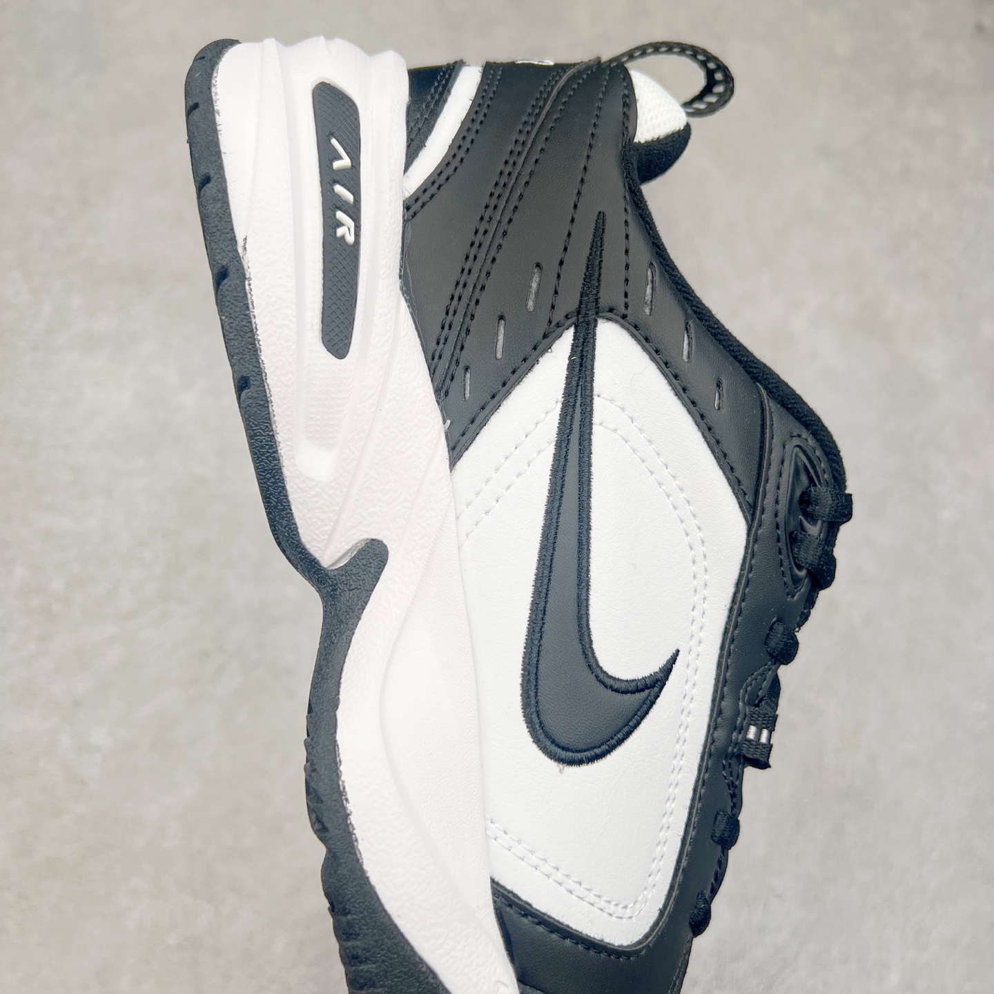 图片[6]-NK Air Monarch IV M2K Tekno 复古运动老爹鞋 正确原楦开发版型 内置Air气垫版本 细节完美还原 复古潮流优质皮革打造鞋面 夸张流线极符 风靡老爹元素 外形延续当下潮流得未来感老爹鞋 设计干净配色风格也带有浓郁的复古感受 极为独特 货号：415445-168 尺码：36 36.5 37.5 38 38.5 39 40 40.5 41 42 42.5 43 44 44.5 45-选品中心