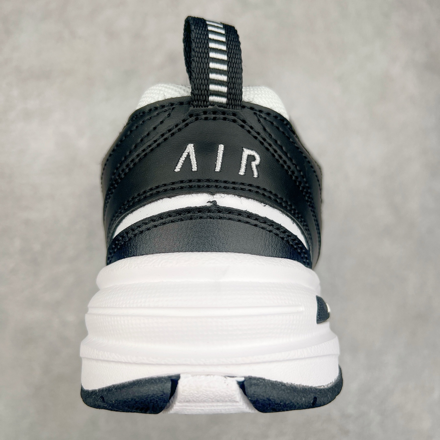 图片[8]-NK Air Monarch IV M2K Tekno 复古运动老爹鞋 正确原楦开发版型 内置Air气垫版本 细节完美还原 复古潮流优质皮革打造鞋面 夸张流线极符 风靡老爹元素 外形延续当下潮流得未来感老爹鞋 设计干净配色风格也带有浓郁的复古感受 极为独特 货号：415445-168 尺码：36 36.5 37.5 38 38.5 39 40 40.5 41 42 42.5 43 44 44.5 45-选品中心