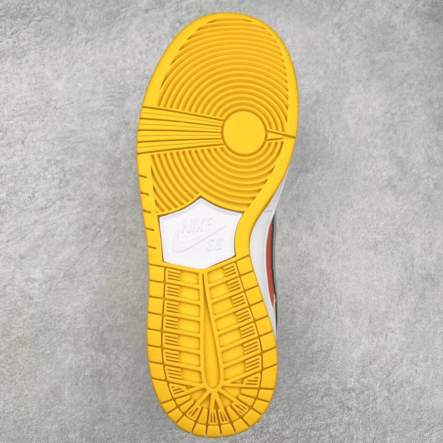 图片[9]-＃GT纯原特价福利 NK SB Dunk Low 系列 注意价格再次下调 之前3XX的东西 白菜价终极捡漏 全套原楦原模倾力打造完美版型 原厂Sadesa D7 皮料 细纹排气孔完全一致 独家原厂航空铝磨具打磨大底 鞋头坡度极致还原 无解鞋型 原盒原配 圈内天花板工艺 原厂冲刀 超高清洁度 全鞋零毛边皮料切割 采用原厂百宏鞋带以及原厂百宏织唛舌标 内标可供原厂几率过验 原厂中底布点胶 原厂中底布拉帮走线遵循公司 实拍调校N版已经零色差零失真 百分百还原实物色彩所见即所得 不存在货不对板色差等低级问题 选购参考实物拍摄 不混卖不参货 只用心做好货严格选品 承诺混一赔十 尺码对应库存明细‼️-选品中心