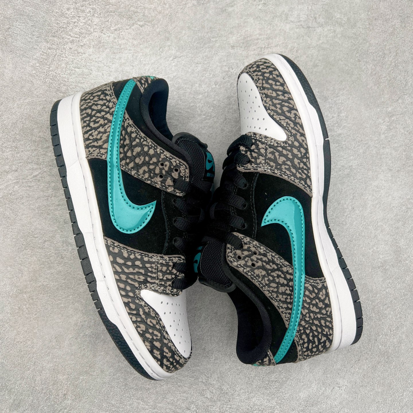 图片[3]-＃GT纯原特价福利 NK SB Dunk Low 系列 注意价格再次下调 之前3XX的东西 白菜价终极捡漏 全套原楦原模倾力打造完美版型 原厂Sadesa D7 皮料 细纹排气孔完全一致 独家原厂航空铝磨具打磨大底 鞋头坡度极致还原 无解鞋型 原盒原配 圈内天花板工艺 原厂冲刀 超高清洁度 全鞋零毛边皮料切割 采用原厂百宏鞋带以及原厂百宏织唛舌标 内标可供原厂几率过验 原厂中底布点胶 原厂中底布拉帮走线遵循公司 实拍调校N版已经零色差零失真 百分百还原实物色彩所见即所得 不存在货不对板色差等低级问题 选购参考实物拍摄 不混卖不参货 只用心做好货严格选品 承诺混一赔十 尺码对应库存明细‼️-选品中心