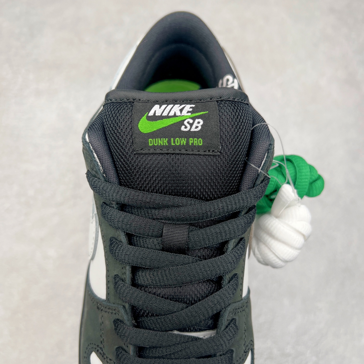 图片[5]-＃GT纯原特价福利 NK SB Dunk Low 系列 注意价格再次下调 之前3XX的东西 白菜价终极捡漏 全套原楦原模倾力打造完美版型 原厂Sadesa D7 皮料 细纹排气孔完全一致 独家原厂航空铝磨具打磨大底 鞋头坡度极致还原 无解鞋型 原盒原配 圈内天花板工艺 原厂冲刀 超高清洁度 全鞋零毛边皮料切割 采用原厂百宏鞋带以及原厂百宏织唛舌标 内标可供原厂几率过验 原厂中底布点胶 原厂中底布拉帮走线遵循公司 实拍调校N版已经零色差零失真 百分百还原实物色彩所见即所得 不存在货不对板色差等低级问题 选购参考实物拍摄 不混卖不参货 只用心做好货严格选品 承诺混一赔十 尺码对应库存明细‼️-选品中心