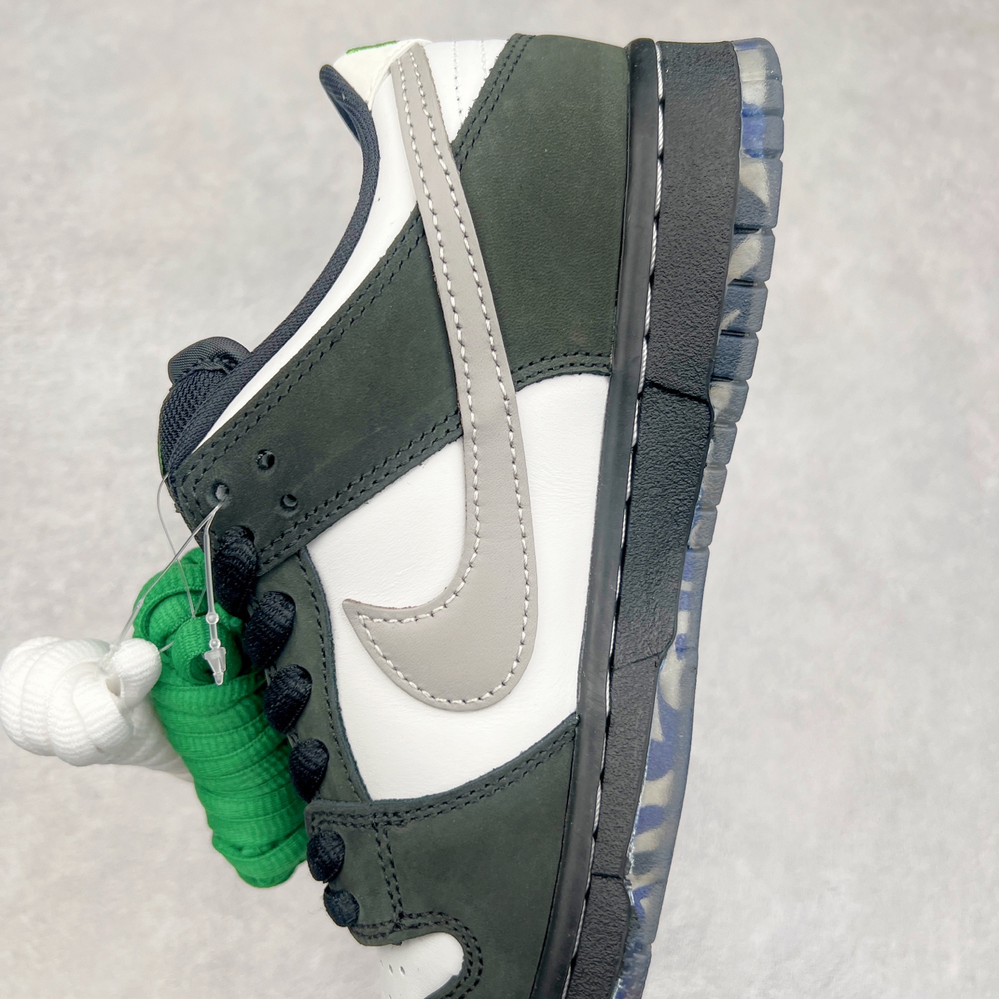 图片[7]-＃GT纯原特价福利 NK SB Dunk Low 系列 注意价格再次下调 之前3XX的东西 白菜价终极捡漏 全套原楦原模倾力打造完美版型 原厂Sadesa D7 皮料 细纹排气孔完全一致 独家原厂航空铝磨具打磨大底 鞋头坡度极致还原 无解鞋型 原盒原配 圈内天花板工艺 原厂冲刀 超高清洁度 全鞋零毛边皮料切割 采用原厂百宏鞋带以及原厂百宏织唛舌标 内标可供原厂几率过验 原厂中底布点胶 原厂中底布拉帮走线遵循公司 实拍调校N版已经零色差零失真 百分百还原实物色彩所见即所得 不存在货不对板色差等低级问题 选购参考实物拍摄 不混卖不参货 只用心做好货严格选品 承诺混一赔十 尺码对应库存明细‼️-选品中心