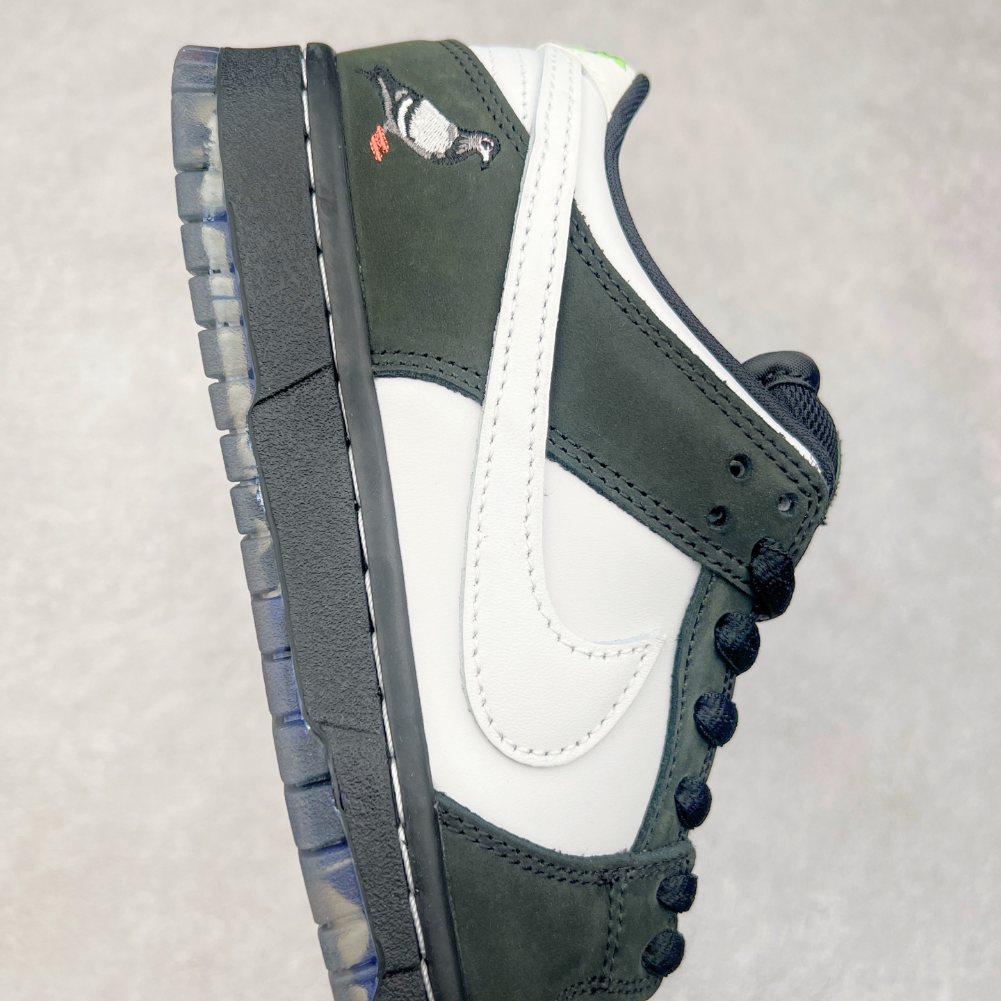 图片[6]-＃GT纯原特价福利 NK SB Dunk Low 系列 注意价格再次下调 之前3XX的东西 白菜价终极捡漏 全套原楦原模倾力打造完美版型 原厂Sadesa D7 皮料 细纹排气孔完全一致 独家原厂航空铝磨具打磨大底 鞋头坡度极致还原 无解鞋型 原盒原配 圈内天花板工艺 原厂冲刀 超高清洁度 全鞋零毛边皮料切割 采用原厂百宏鞋带以及原厂百宏织唛舌标 内标可供原厂几率过验 原厂中底布点胶 原厂中底布拉帮走线遵循公司 实拍调校N版已经零色差零失真 百分百还原实物色彩所见即所得 不存在货不对板色差等低级问题 选购参考实物拍摄 不混卖不参货 只用心做好货严格选品 承诺混一赔十 尺码对应库存明细‼️-选品中心