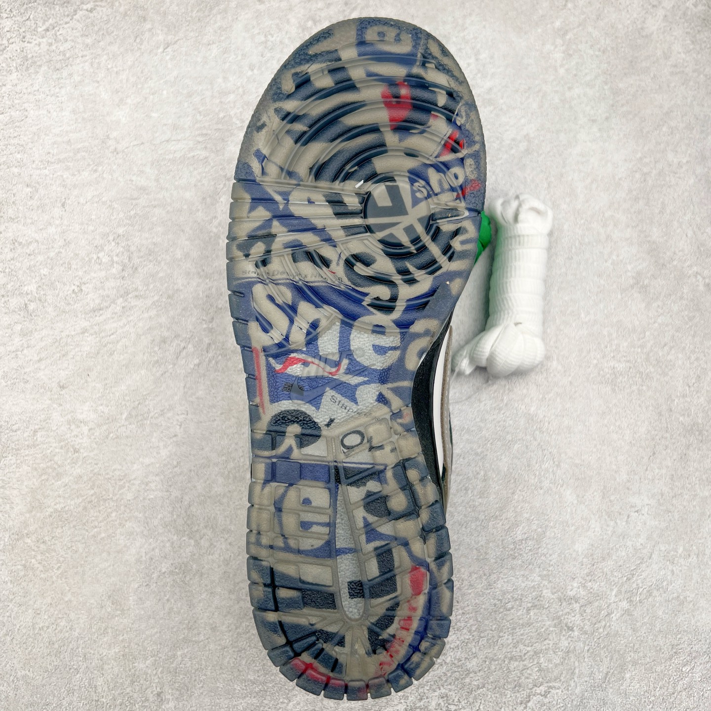 图片[9]-＃GT纯原特价福利 NK SB Dunk Low 系列 注意价格再次下调 之前3XX的东西 白菜价终极捡漏 全套原楦原模倾力打造完美版型 原厂Sadesa D7 皮料 细纹排气孔完全一致 独家原厂航空铝磨具打磨大底 鞋头坡度极致还原 无解鞋型 原盒原配 圈内天花板工艺 原厂冲刀 超高清洁度 全鞋零毛边皮料切割 采用原厂百宏鞋带以及原厂百宏织唛舌标 内标可供原厂几率过验 原厂中底布点胶 原厂中底布拉帮走线遵循公司 实拍调校N版已经零色差零失真 百分百还原实物色彩所见即所得 不存在货不对板色差等低级问题 选购参考实物拍摄 不混卖不参货 只用心做好货严格选品 承诺混一赔十 尺码对应库存明细‼️-选品中心