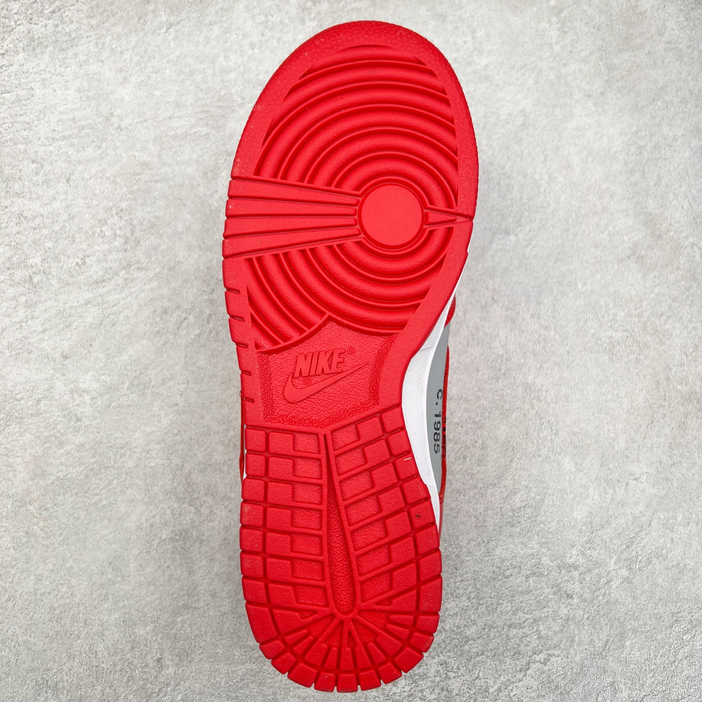 图片[9]-＃GT纯原特价福利 NK SB Dunk Low 系列 注意价格再次下调 之前3XX的东西 白菜价终极捡漏 全套原楦原模倾力打造完美版型 原厂Sadesa D7 皮料 细纹排气孔完全一致 独家原厂航空铝磨具打磨大底 鞋头坡度极致还原 无解鞋型 原盒原配 圈内天花板工艺 原厂冲刀 超高清洁度 全鞋零毛边皮料切割 采用原厂百宏鞋带以及原厂百宏织唛舌标 内标可供原厂几率过验 原厂中底布点胶 原厂中底布拉帮走线遵循公司 实拍调校N版已经零色差零失真 百分百还原实物色彩所见即所得 不存在货不对板色差等低级问题 选购参考实物拍摄 不混卖不参货 只用心做好货严格选品 承诺混一赔十 尺码对应库存明细‼️-选品中心