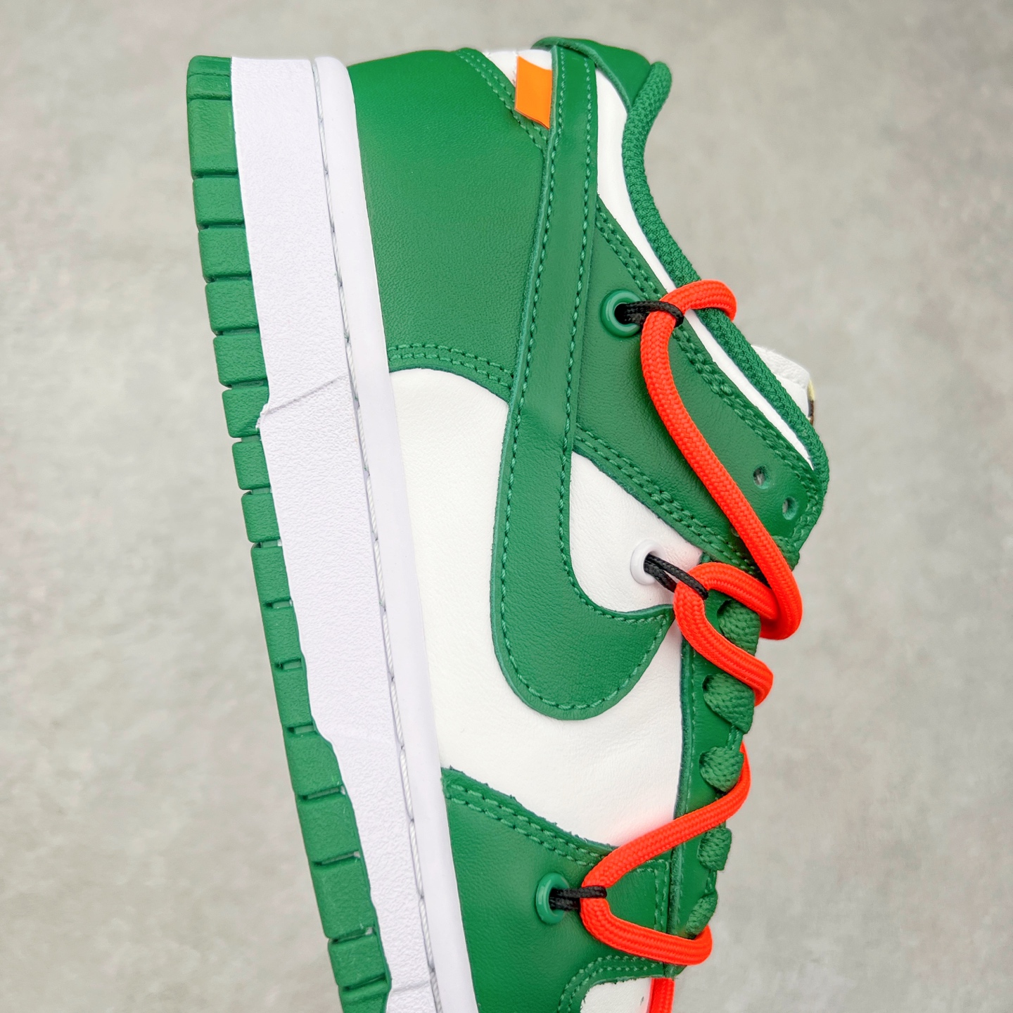 图片[6]-＃GT纯原特价福利 NK SB Dunk Low 系列 注意价格再次下调 之前3XX的东西 白菜价终极捡漏 全套原楦原模倾力打造完美版型 原厂Sadesa D7 皮料 细纹排气孔完全一致 独家原厂航空铝磨具打磨大底 鞋头坡度极致还原 无解鞋型 原盒原配 圈内天花板工艺 原厂冲刀 超高清洁度 全鞋零毛边皮料切割 采用原厂百宏鞋带以及原厂百宏织唛舌标 内标可供原厂几率过验 原厂中底布点胶 原厂中底布拉帮走线遵循公司 实拍调校N版已经零色差零失真 百分百还原实物色彩所见即所得 不存在货不对板色差等低级问题 选购参考实物拍摄 不混卖不参货 只用心做好货严格选品 承诺混一赔十 尺码对应库存明细‼️-选品中心