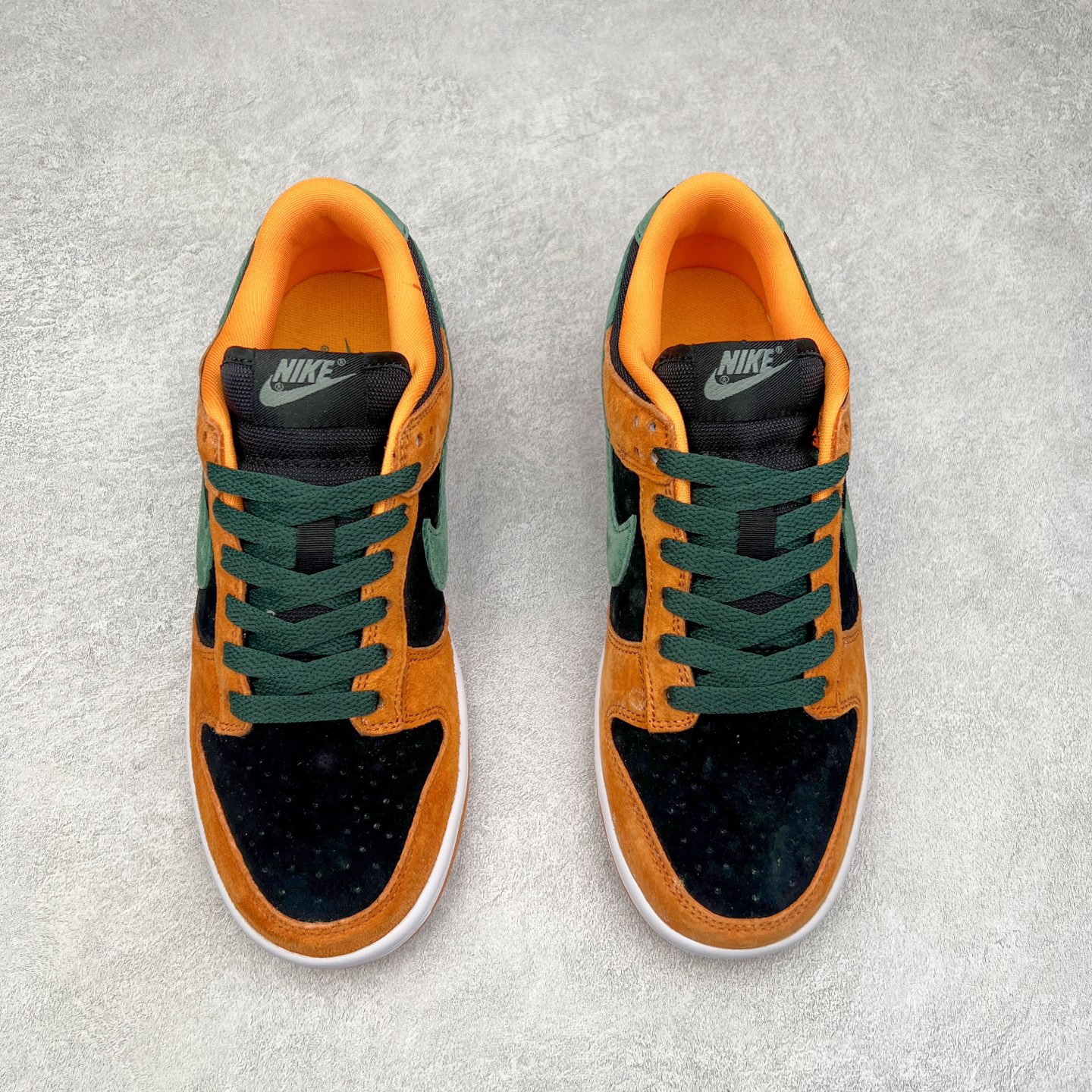 图片[2]-＃GT纯原特价福利 NK SB Dunk Low 系列 注意价格再次下调 之前3XX的东西 白菜价终极捡漏 全套原楦原模倾力打造完美版型 原厂Sadesa D7 皮料 细纹排气孔完全一致 独家原厂航空铝磨具打磨大底 鞋头坡度极致还原 无解鞋型 原盒原配 圈内天花板工艺 原厂冲刀 超高清洁度 全鞋零毛边皮料切割 采用原厂百宏鞋带以及原厂百宏织唛舌标 内标可供原厂几率过验 原厂中底布点胶 原厂中底布拉帮走线遵循公司 实拍调校N版已经零色差零失真 百分百还原实物色彩所见即所得 不存在货不对板色差等低级问题 选购参考实物拍摄 不混卖不参货 只用心做好货严格选品 承诺混一赔十 尺码对应库存明细‼️-选品中心