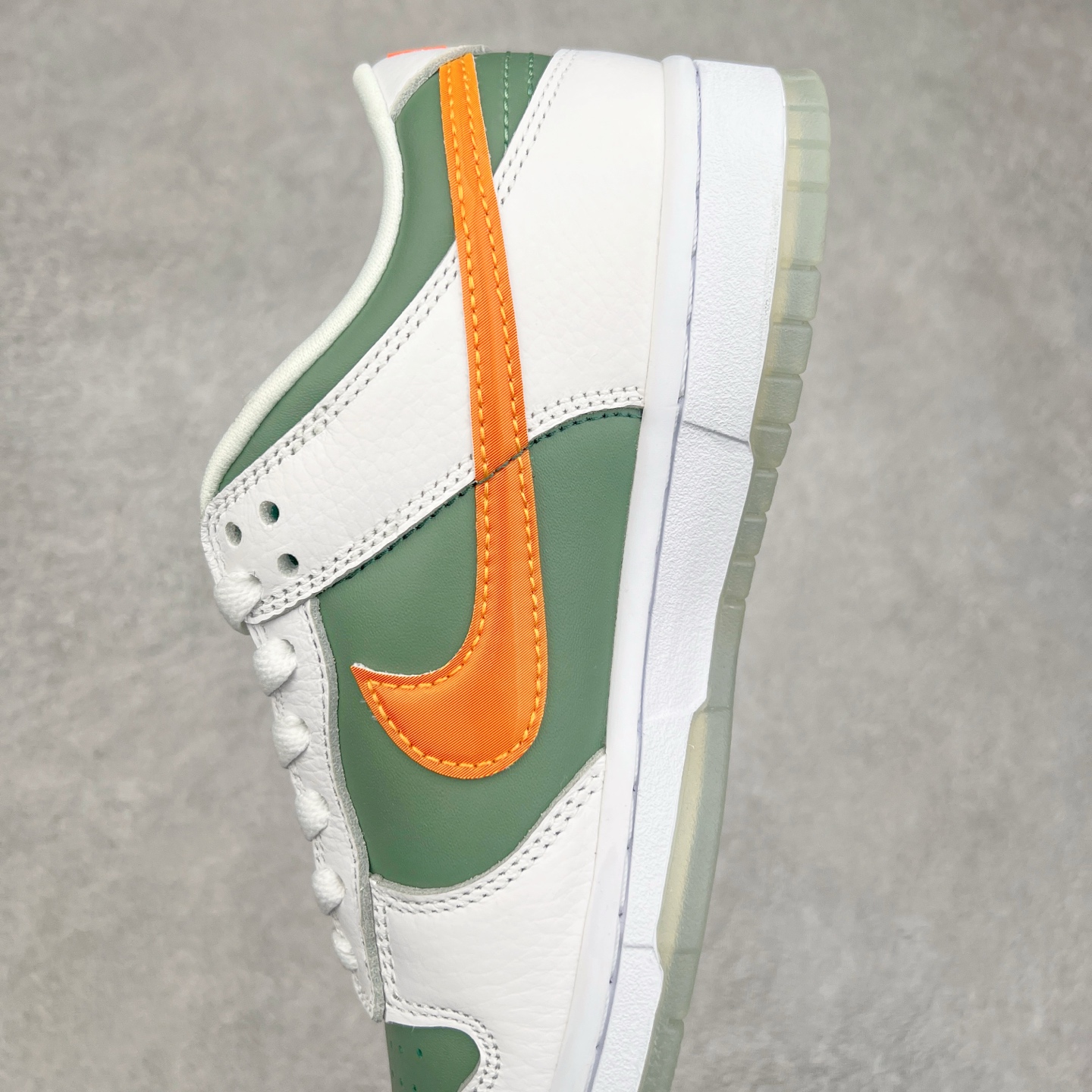 图片[7]-＃GT纯原特价福利 NK SB Dunk Low 系列 注意价格再次下调 之前3XX的东西 白菜价终极捡漏 全套原楦原模倾力打造完美版型 原厂Sadesa D7 皮料 细纹排气孔完全一致 独家原厂航空铝磨具打磨大底 鞋头坡度极致还原 无解鞋型 原盒原配 圈内天花板工艺 原厂冲刀 超高清洁度 全鞋零毛边皮料切割 采用原厂百宏鞋带以及原厂百宏织唛舌标 内标可供原厂几率过验 原厂中底布点胶 原厂中底布拉帮走线遵循公司 实拍调校N版已经零色差零失真 百分百还原实物色彩所见即所得 不存在货不对板色差等低级问题 选购参考实物拍摄 不混卖不参货 只用心做好货严格选品 承诺混一赔十 尺码对应库存明细‼️-选品中心