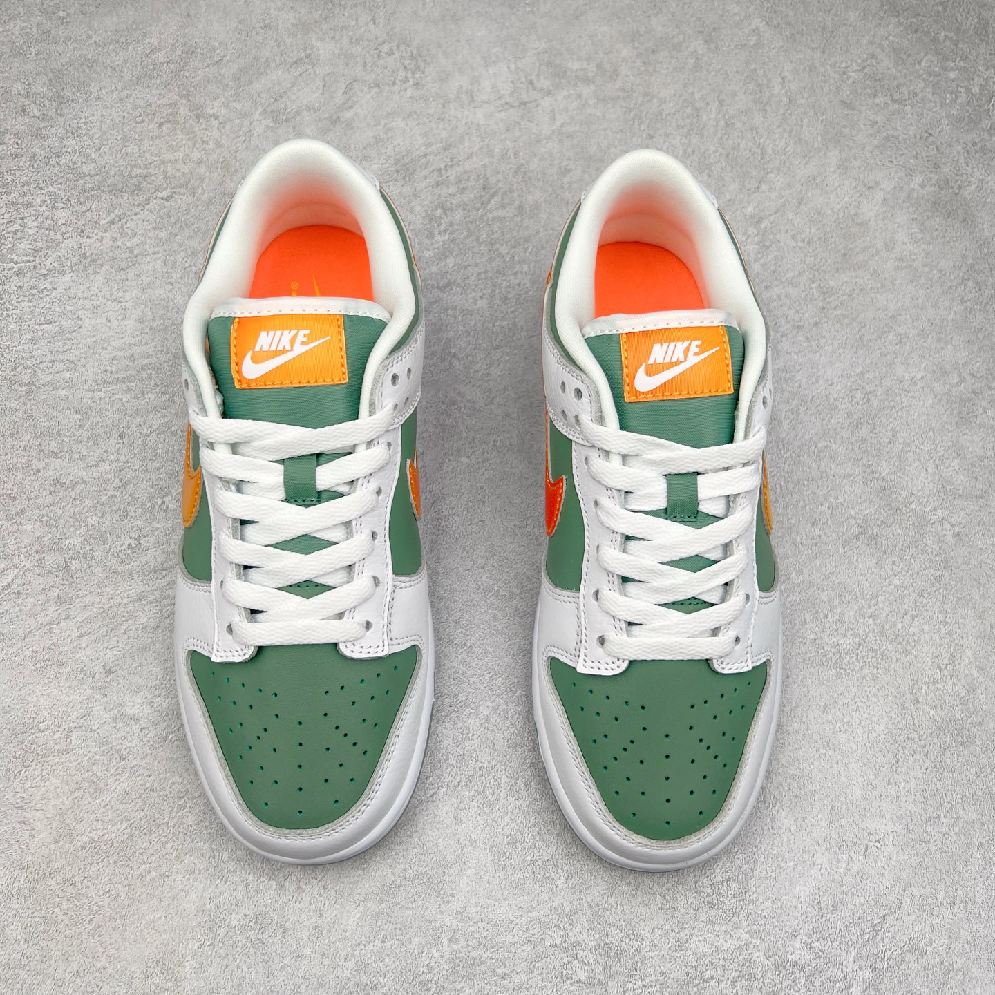 图片[2]-＃GT纯原特价福利 NK SB Dunk Low 系列 注意价格再次下调 之前3XX的东西 白菜价终极捡漏 全套原楦原模倾力打造完美版型 原厂Sadesa D7 皮料 细纹排气孔完全一致 独家原厂航空铝磨具打磨大底 鞋头坡度极致还原 无解鞋型 原盒原配 圈内天花板工艺 原厂冲刀 超高清洁度 全鞋零毛边皮料切割 采用原厂百宏鞋带以及原厂百宏织唛舌标 内标可供原厂几率过验 原厂中底布点胶 原厂中底布拉帮走线遵循公司 实拍调校N版已经零色差零失真 百分百还原实物色彩所见即所得 不存在货不对板色差等低级问题 选购参考实物拍摄 不混卖不参货 只用心做好货严格选品 承诺混一赔十 尺码对应库存明细‼️-选品中心