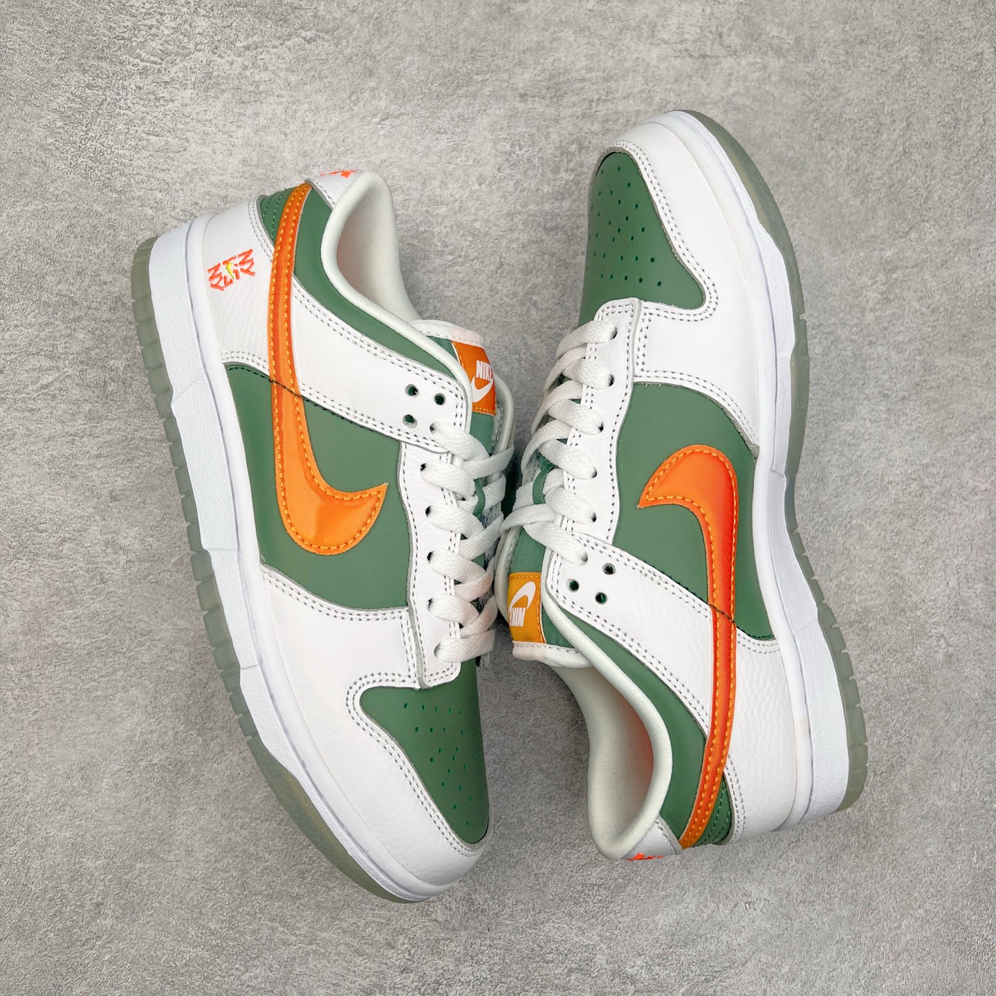 图片[3]-＃GT纯原特价福利 NK SB Dunk Low 系列 注意价格再次下调 之前3XX的东西 白菜价终极捡漏 全套原楦原模倾力打造完美版型 原厂Sadesa D7 皮料 细纹排气孔完全一致 独家原厂航空铝磨具打磨大底 鞋头坡度极致还原 无解鞋型 原盒原配 圈内天花板工艺 原厂冲刀 超高清洁度 全鞋零毛边皮料切割 采用原厂百宏鞋带以及原厂百宏织唛舌标 内标可供原厂几率过验 原厂中底布点胶 原厂中底布拉帮走线遵循公司 实拍调校N版已经零色差零失真 百分百还原实物色彩所见即所得 不存在货不对板色差等低级问题 选购参考实物拍摄 不混卖不参货 只用心做好货严格选品 承诺混一赔十 尺码对应库存明细‼️-选品中心