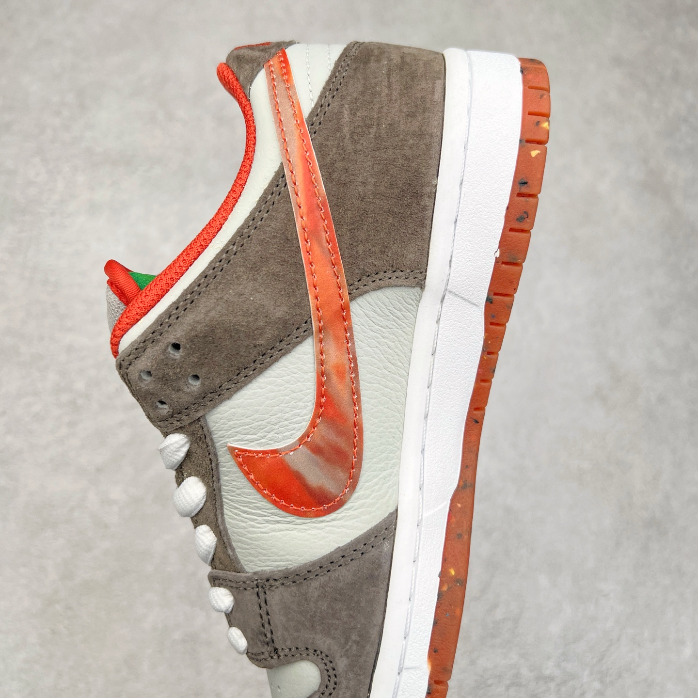 图片[7]-＃GT纯原特价福利 NK SB Dunk Low 系列 注意价格再次下调 之前3XX的东西 白菜价终极捡漏 全套原楦原模倾力打造完美版型 原厂Sadesa D7 皮料 细纹排气孔完全一致 独家原厂航空铝磨具打磨大底 鞋头坡度极致还原 无解鞋型 原盒原配 圈内天花板工艺 原厂冲刀 超高清洁度 全鞋零毛边皮料切割 采用原厂百宏鞋带以及原厂百宏织唛舌标 内标可供原厂几率过验 原厂中底布点胶 原厂中底布拉帮走线遵循公司 实拍调校N版已经零色差零失真 百分百还原实物色彩所见即所得 不存在货不对板色差等低级问题 选购参考实物拍摄 不混卖不参货 只用心做好货严格选品 承诺混一赔十 尺码对应库存明细‼️-选品中心