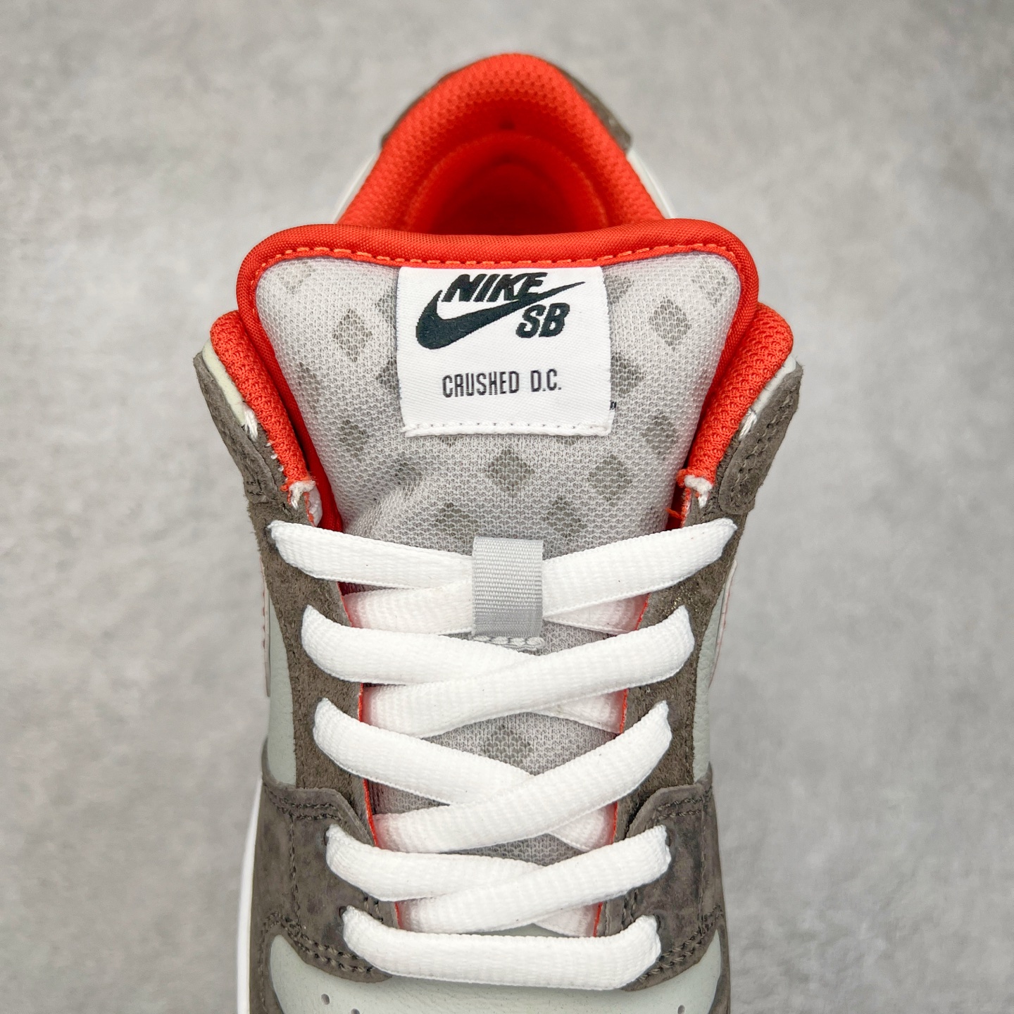 图片[5]-＃GT纯原特价福利 NK SB Dunk Low 系列 注意价格再次下调 之前3XX的东西 白菜价终极捡漏 全套原楦原模倾力打造完美版型 原厂Sadesa D7 皮料 细纹排气孔完全一致 独家原厂航空铝磨具打磨大底 鞋头坡度极致还原 无解鞋型 原盒原配 圈内天花板工艺 原厂冲刀 超高清洁度 全鞋零毛边皮料切割 采用原厂百宏鞋带以及原厂百宏织唛舌标 内标可供原厂几率过验 原厂中底布点胶 原厂中底布拉帮走线遵循公司 实拍调校N版已经零色差零失真 百分百还原实物色彩所见即所得 不存在货不对板色差等低级问题 选购参考实物拍摄 不混卖不参货 只用心做好货严格选品 承诺混一赔十 尺码对应库存明细‼️-选品中心