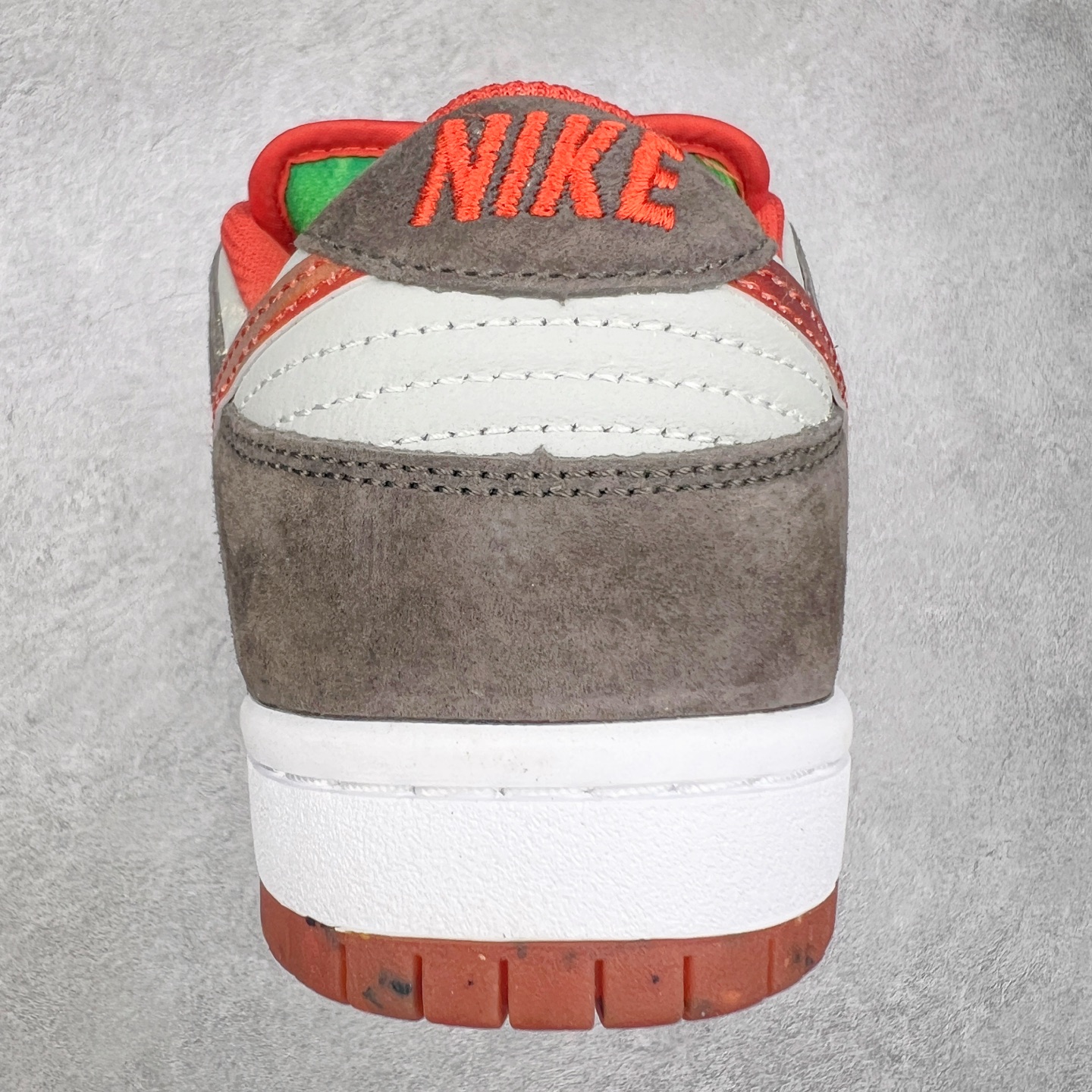 图片[8]-＃GT纯原特价福利 NK SB Dunk Low 系列 注意价格再次下调 之前3XX的东西 白菜价终极捡漏 全套原楦原模倾力打造完美版型 原厂Sadesa D7 皮料 细纹排气孔完全一致 独家原厂航空铝磨具打磨大底 鞋头坡度极致还原 无解鞋型 原盒原配 圈内天花板工艺 原厂冲刀 超高清洁度 全鞋零毛边皮料切割 采用原厂百宏鞋带以及原厂百宏织唛舌标 内标可供原厂几率过验 原厂中底布点胶 原厂中底布拉帮走线遵循公司 实拍调校N版已经零色差零失真 百分百还原实物色彩所见即所得 不存在货不对板色差等低级问题 选购参考实物拍摄 不混卖不参货 只用心做好货严格选品 承诺混一赔十 尺码对应库存明细‼️-选品中心