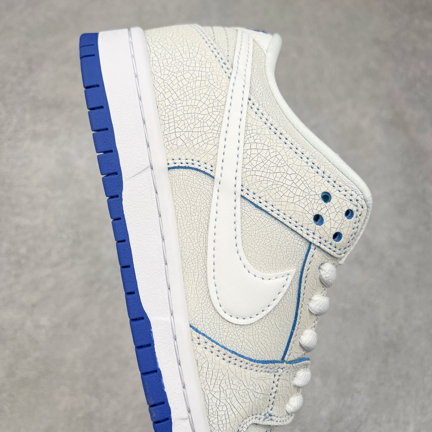 图片[6]-＃GT纯原特价福利 NK SB Dunk Low 系列 注意价格再次下调 之前3XX的东西 白菜价终极捡漏 全套原楦原模倾力打造完美版型 原厂Sadesa D7 皮料 细纹排气孔完全一致 独家原厂航空铝磨具打磨大底 鞋头坡度极致还原 无解鞋型 原盒原配 圈内天花板工艺 原厂冲刀 超高清洁度 全鞋零毛边皮料切割 采用原厂百宏鞋带以及原厂百宏织唛舌标 内标可供原厂几率过验 原厂中底布点胶 原厂中底布拉帮走线遵循公司 实拍调校N版已经零色差零失真 百分百还原实物色彩所见即所得 不存在货不对板色差等低级问题 选购参考实物拍摄 不混卖不参货 只用心做好货严格选品 承诺混一赔十 尺码对应库存明细‼️-选品中心