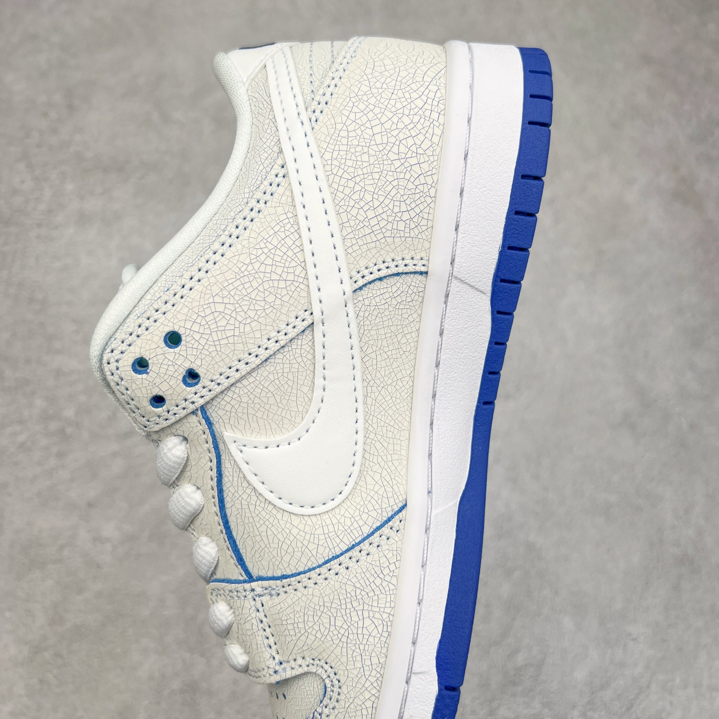 图片[7]-＃GT纯原特价福利 NK SB Dunk Low 系列 注意价格再次下调 之前3XX的东西 白菜价终极捡漏 全套原楦原模倾力打造完美版型 原厂Sadesa D7 皮料 细纹排气孔完全一致 独家原厂航空铝磨具打磨大底 鞋头坡度极致还原 无解鞋型 原盒原配 圈内天花板工艺 原厂冲刀 超高清洁度 全鞋零毛边皮料切割 采用原厂百宏鞋带以及原厂百宏织唛舌标 内标可供原厂几率过验 原厂中底布点胶 原厂中底布拉帮走线遵循公司 实拍调校N版已经零色差零失真 百分百还原实物色彩所见即所得 不存在货不对板色差等低级问题 选购参考实物拍摄 不混卖不参货 只用心做好货严格选品 承诺混一赔十 尺码对应库存明细‼️-选品中心