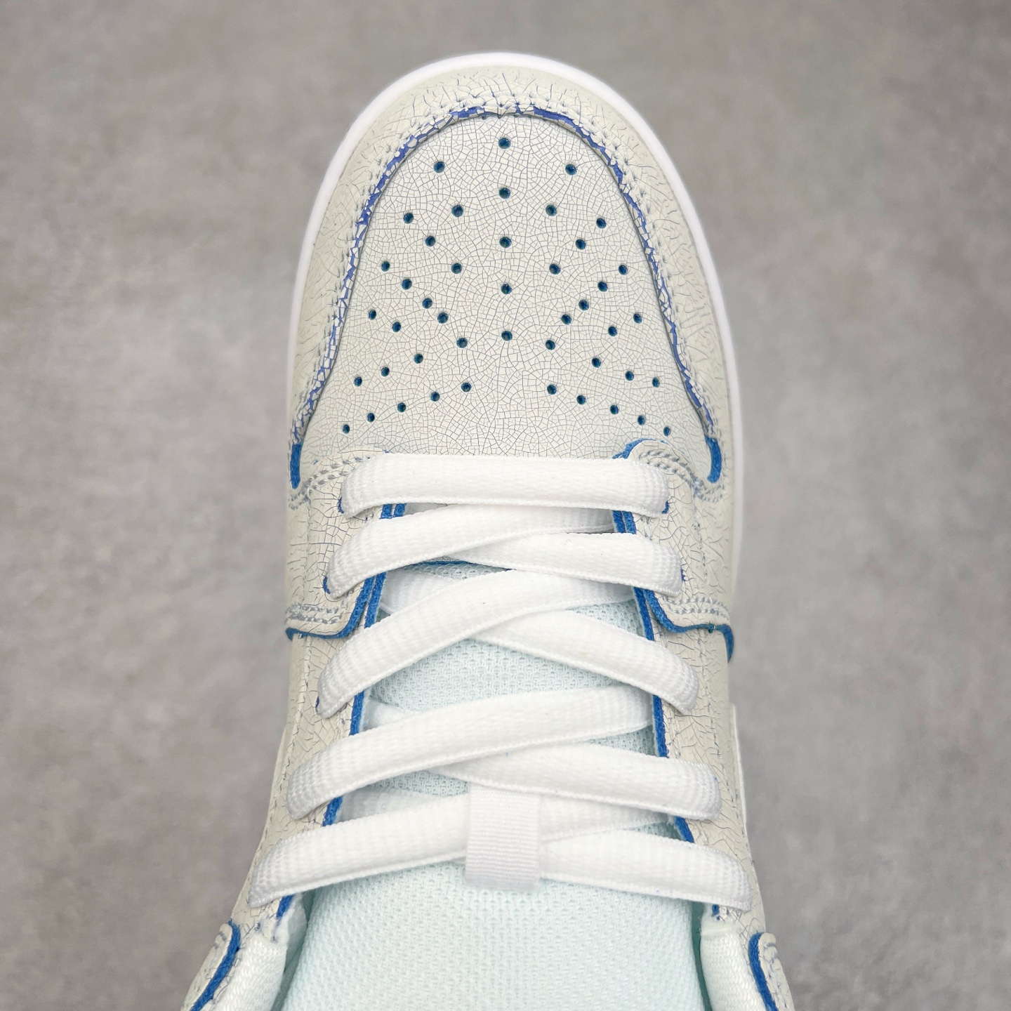 图片[4]-＃GT纯原特价福利 NK SB Dunk Low 系列 注意价格再次下调 之前3XX的东西 白菜价终极捡漏 全套原楦原模倾力打造完美版型 原厂Sadesa D7 皮料 细纹排气孔完全一致 独家原厂航空铝磨具打磨大底 鞋头坡度极致还原 无解鞋型 原盒原配 圈内天花板工艺 原厂冲刀 超高清洁度 全鞋零毛边皮料切割 采用原厂百宏鞋带以及原厂百宏织唛舌标 内标可供原厂几率过验 原厂中底布点胶 原厂中底布拉帮走线遵循公司 实拍调校N版已经零色差零失真 百分百还原实物色彩所见即所得 不存在货不对板色差等低级问题 选购参考实物拍摄 不混卖不参货 只用心做好货严格选品 承诺混一赔十 尺码对应库存明细‼️-选品中心