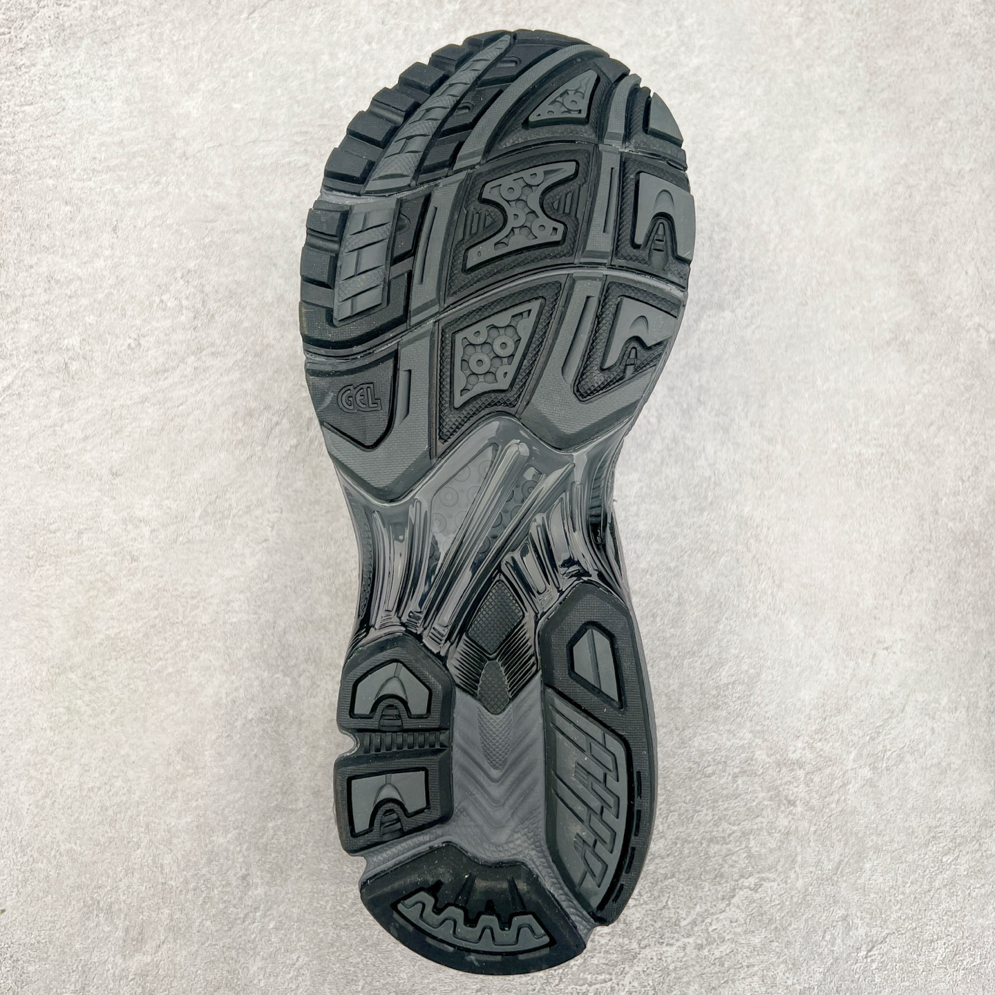 图片[9]-＃特价福利 ASICS GEL-KAYANO 14 亚瑟士K14系列户外复古潮流百搭织物合成革缓震休闲跑步鞋 原装纸板楦头开发 独家私模五层组合大底 原厂定制缓震硅胶加持 原盒原配 官方四联吊牌 原装Ortholite轻量化鞋垫 设计师 Hidenori Yamashita 以「Flash」一词为灵感 创造出未来感金属色鞋面 改造升级内在性能 由内而外全面革新 为 GEL-KAYANO 家族传承及经典跑鞋文化的延续 创下里程碑式作品 K14跑鞋重新诠释了复古的跑步形状 并以其 2000 年代后期的美学理念重新铺装 银色与蓝色的鞋面极为高档 网面铺陈与鞋面、鞋头多处细节位增添了透气性 鞋后跟部中底上以及多密度耐磨鞋底增加了 GEL 缓震胶 提供高抗冲击性、缓冲性、可保护脚部免受地面冲击的影响 穿着舒适性十足 实拍调校N版已经零色差零失真 百分百还原实物色彩所见即所得 不存在货不对板色差等低级问题 选购参考实物拍摄 不混卖不参货 只用心做好货严格选品 承诺混一赔十 尺码：36 36.5 37.5 38 38.5 39 40 40.5 41 42 42.5 43 44 44.5 45-选品中心