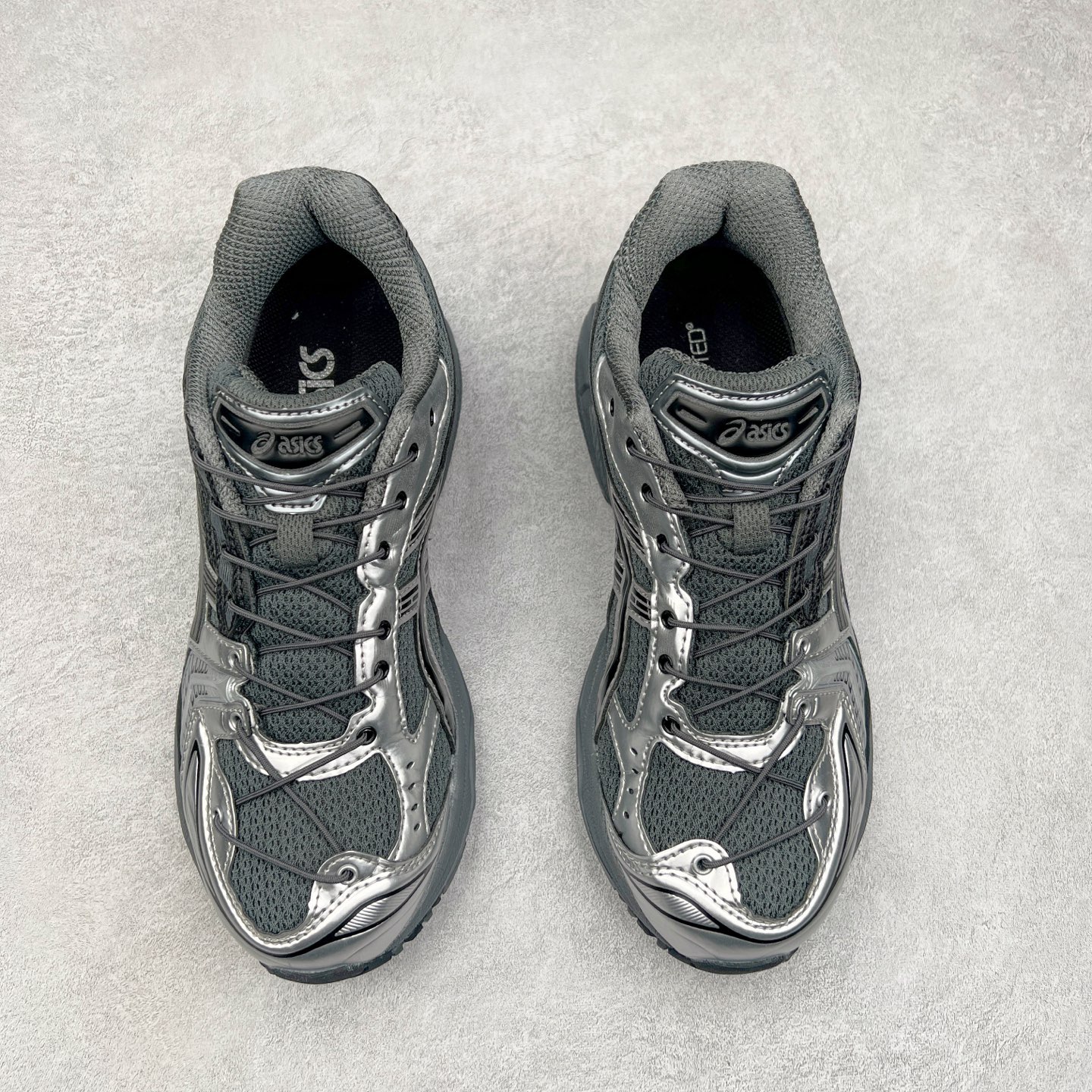 图片[2]-＃特价福利 ASICS GEL-KAYANO 14 亚瑟士K14系列户外复古潮流百搭织物合成革缓震休闲跑步鞋 原装纸板楦头开发 独家私模五层组合大底 原厂定制缓震硅胶加持 原盒原配 官方四联吊牌 原装Ortholite轻量化鞋垫 设计师 Hidenori Yamashita 以「Flash」一词为灵感 创造出未来感金属色鞋面 改造升级内在性能 由内而外全面革新 为 GEL-KAYANO 家族传承及经典跑鞋文化的延续 创下里程碑式作品 K14跑鞋重新诠释了复古的跑步形状 并以其 2000 年代后期的美学理念重新铺装 银色与蓝色的鞋面极为高档 网面铺陈与鞋面、鞋头多处细节位增添了透气性 鞋后跟部中底上以及多密度耐磨鞋底增加了 GEL 缓震胶 提供高抗冲击性、缓冲性、可保护脚部免受地面冲击的影响 穿着舒适性十足 实拍调校N版已经零色差零失真 百分百还原实物色彩所见即所得 不存在货不对板色差等低级问题 选购参考实物拍摄 不混卖不参货 只用心做好货严格选品 承诺混一赔十 尺码：36 36.5 37.5 38 38.5 39 40 40.5 41 42 42.5 43 44 44.5 45-选品中心