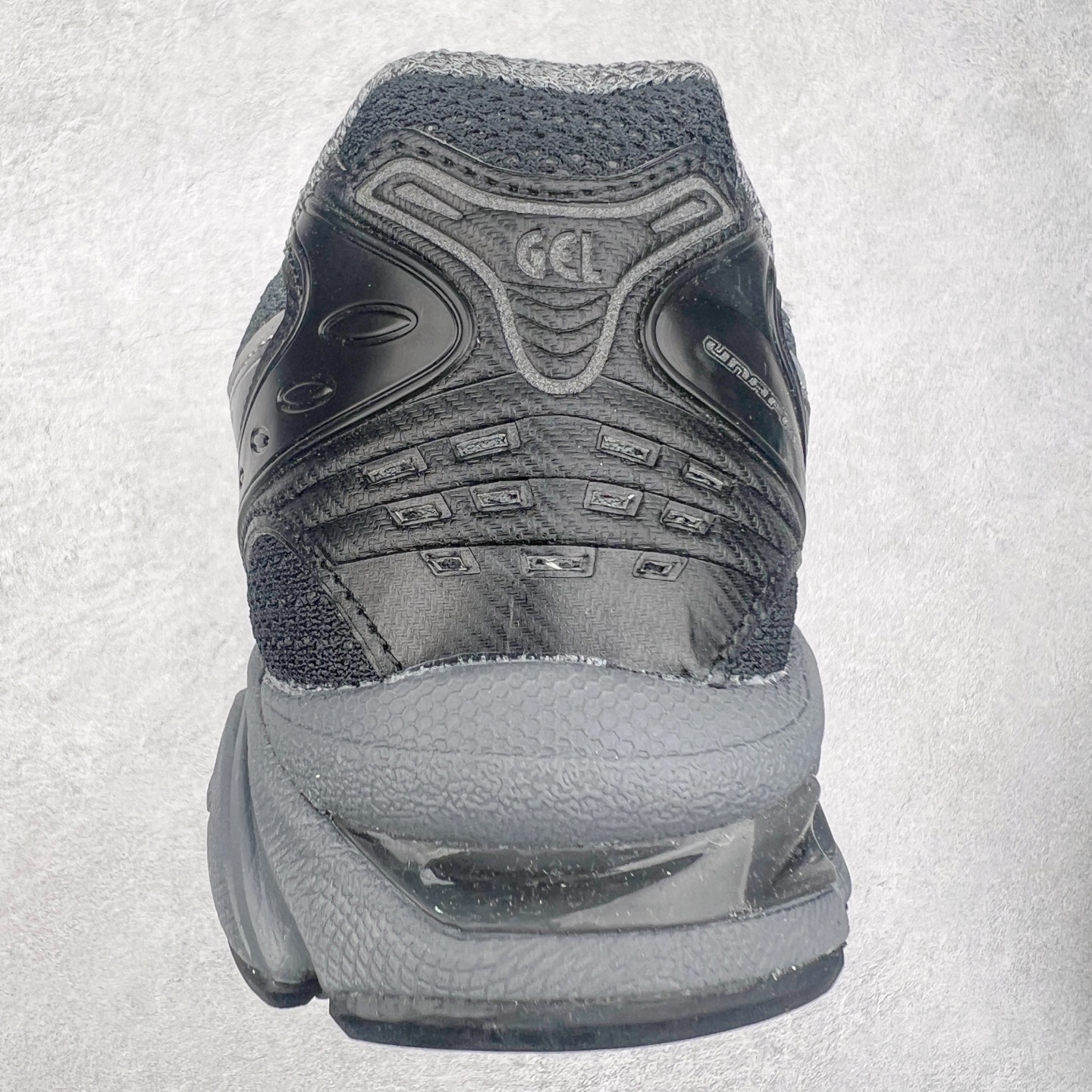 图片[8]-＃特价福利 ASICS GEL-KAYANO 14 亚瑟士K14系列户外复古潮流百搭织物合成革缓震休闲跑步鞋 原装纸板楦头开发 独家私模五层组合大底 原厂定制缓震硅胶加持 原盒原配 官方四联吊牌 原装Ortholite轻量化鞋垫 设计师 Hidenori Yamashita 以「Flash」一词为灵感 创造出未来感金属色鞋面 改造升级内在性能 由内而外全面革新 为 GEL-KAYANO 家族传承及经典跑鞋文化的延续 创下里程碑式作品 K14跑鞋重新诠释了复古的跑步形状 并以其 2000 年代后期的美学理念重新铺装 银色与蓝色的鞋面极为高档 网面铺陈与鞋面、鞋头多处细节位增添了透气性 鞋后跟部中底上以及多密度耐磨鞋底增加了 GEL 缓震胶 提供高抗冲击性、缓冲性、可保护脚部免受地面冲击的影响 穿着舒适性十足 实拍调校N版已经零色差零失真 百分百还原实物色彩所见即所得 不存在货不对板色差等低级问题 选购参考实物拍摄 不混卖不参货 只用心做好货严格选品 承诺混一赔十 尺码：36 36.5 37.5 38 38.5 39 40 40.5 41 42 42.5 43 44 44.5 45-选品中心