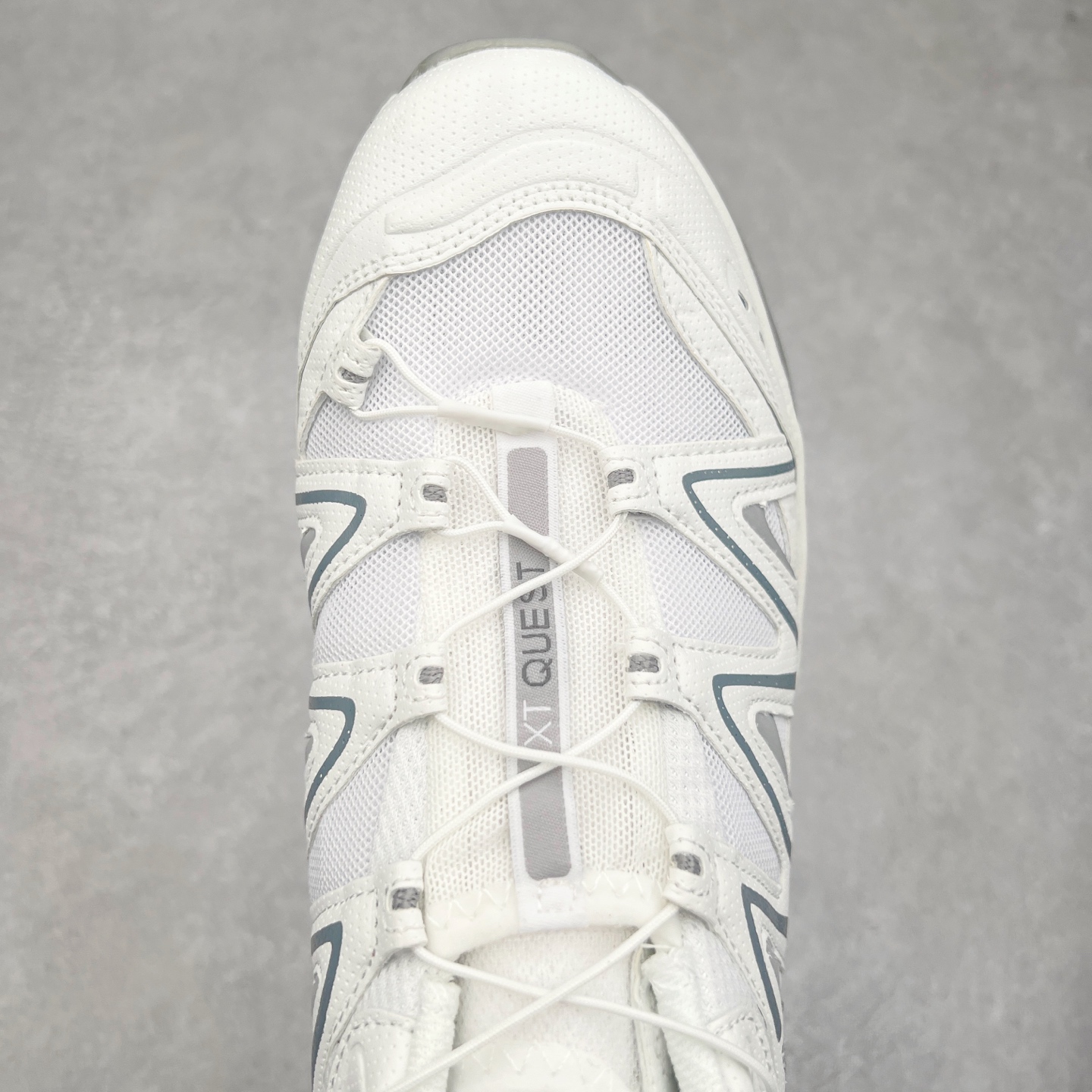 图片[4]-＃福利特价️ Salomon XT-QUEST ADV 萨洛蒙潮流越野机能户外功能鞋 纯原外贸平台特供订单 耗时半年巨作 全套原纸板楦头开发 原厂特供网布配套加持 确保原汁原味 完美呈现版型 原档数据独家私模五层组合大底 男女鞋同步官方开发至46.5 原装Ortholite轻量化鞋垫 中底布带钢印编号 原厂TPU锁扣 进口港宝加持 后跟自然饱满 还原公司包裹性 基于 SALOMON 初代 XT 鞋身造型并搭载 4D ADVANCED CHASSIS™ 大底打造而成 为这款 XT-QUEST 带来了多项足部控制与保护等功能性 如在运动过程中控制左右晃动的过程而提高稳定性、改善长途越野过程中足中到足尖的过渡、提高感知岩石的精确度以抵抗尖锐物体对脚底的伤害以及采用动态缓冲来增强穿着舒适感 从而减轻疲劳感 使 XT-QUEST 成为一双舒适且安全的户外之履 尺码：36 36.5 37.5 38 38.5 39 40 40.5 41 42 42.5 43 44 44.5 45-选品中心