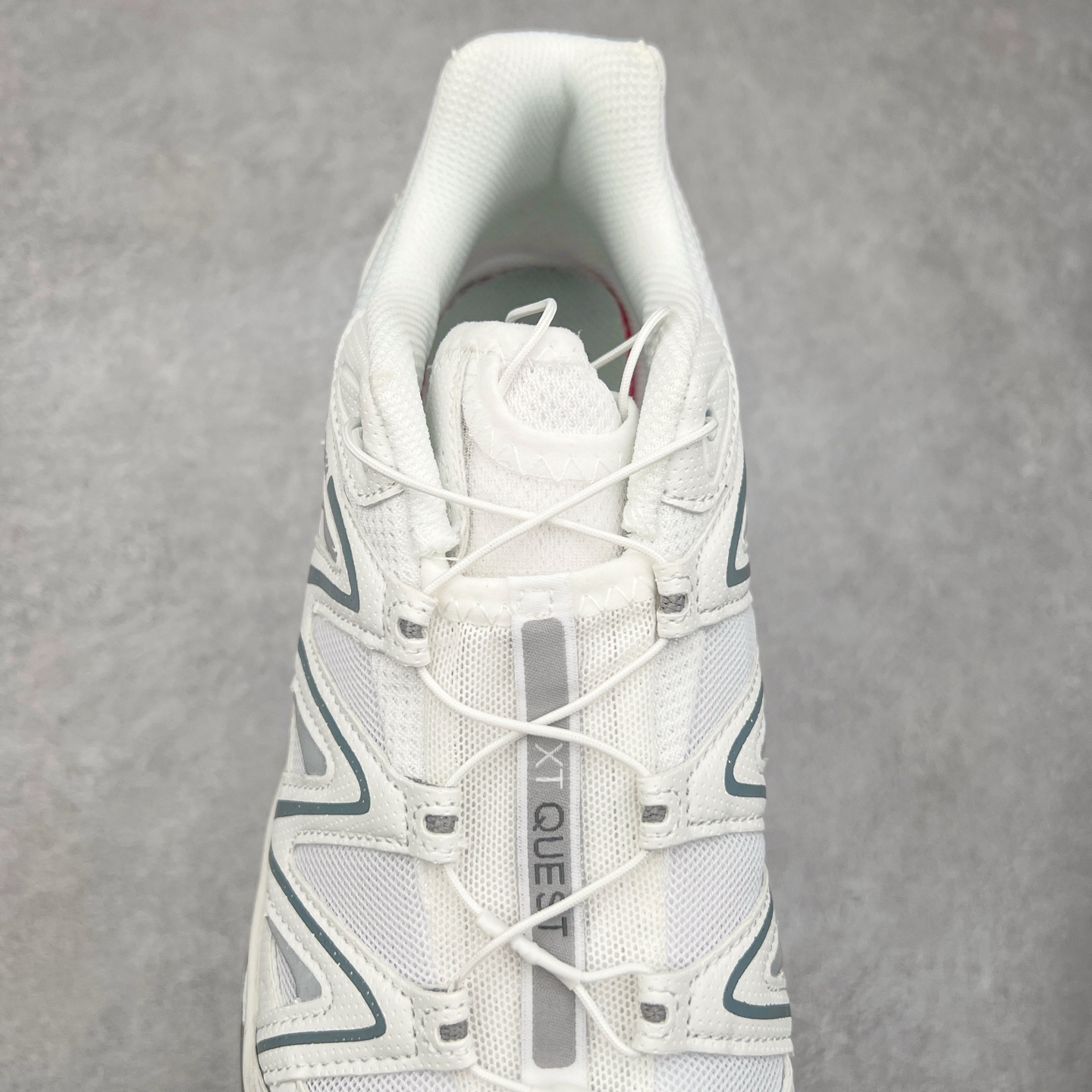 图片[5]-＃福利特价️ Salomon XT-QUEST ADV 萨洛蒙潮流越野机能户外功能鞋 纯原外贸平台特供订单 耗时半年巨作 全套原纸板楦头开发 原厂特供网布配套加持 确保原汁原味 完美呈现版型 原档数据独家私模五层组合大底 男女鞋同步官方开发至46.5 原装Ortholite轻量化鞋垫 中底布带钢印编号 原厂TPU锁扣 进口港宝加持 后跟自然饱满 还原公司包裹性 基于 SALOMON 初代 XT 鞋身造型并搭载 4D ADVANCED CHASSIS™ 大底打造而成 为这款 XT-QUEST 带来了多项足部控制与保护等功能性 如在运动过程中控制左右晃动的过程而提高稳定性、改善长途越野过程中足中到足尖的过渡、提高感知岩石的精确度以抵抗尖锐物体对脚底的伤害以及采用动态缓冲来增强穿着舒适感 从而减轻疲劳感 使 XT-QUEST 成为一双舒适且安全的户外之履 尺码：36 36.5 37.5 38 38.5 39 40 40.5 41 42 42.5 43 44 44.5 45-选品中心