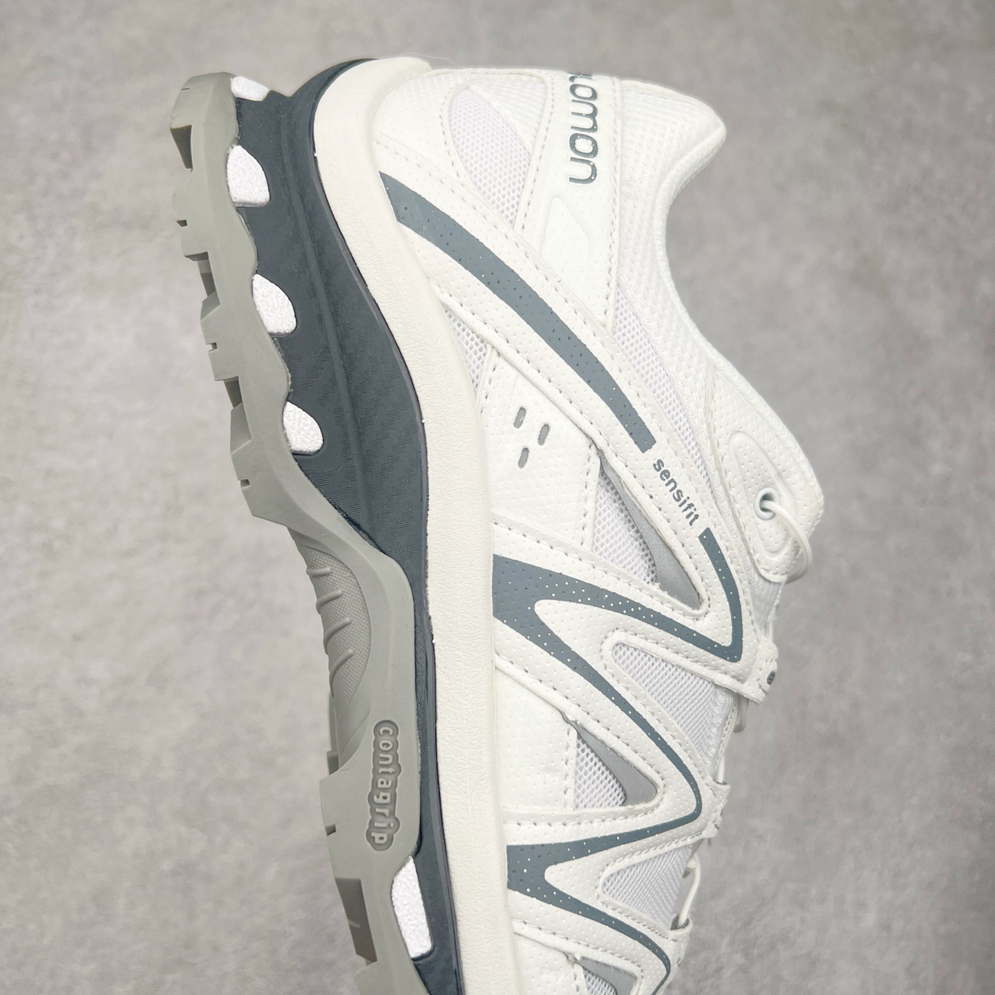 图片[6]-＃福利特价️ Salomon XT-QUEST ADV 萨洛蒙潮流越野机能户外功能鞋 纯原外贸平台特供订单 耗时半年巨作 全套原纸板楦头开发 原厂特供网布配套加持 确保原汁原味 完美呈现版型 原档数据独家私模五层组合大底 男女鞋同步官方开发至46.5 原装Ortholite轻量化鞋垫 中底布带钢印编号 原厂TPU锁扣 进口港宝加持 后跟自然饱满 还原公司包裹性 基于 SALOMON 初代 XT 鞋身造型并搭载 4D ADVANCED CHASSIS™ 大底打造而成 为这款 XT-QUEST 带来了多项足部控制与保护等功能性 如在运动过程中控制左右晃动的过程而提高稳定性、改善长途越野过程中足中到足尖的过渡、提高感知岩石的精确度以抵抗尖锐物体对脚底的伤害以及采用动态缓冲来增强穿着舒适感 从而减轻疲劳感 使 XT-QUEST 成为一双舒适且安全的户外之履 尺码：36 36.5 37.5 38 38.5 39 40 40.5 41 42 42.5 43 44 44.5 45-选品中心